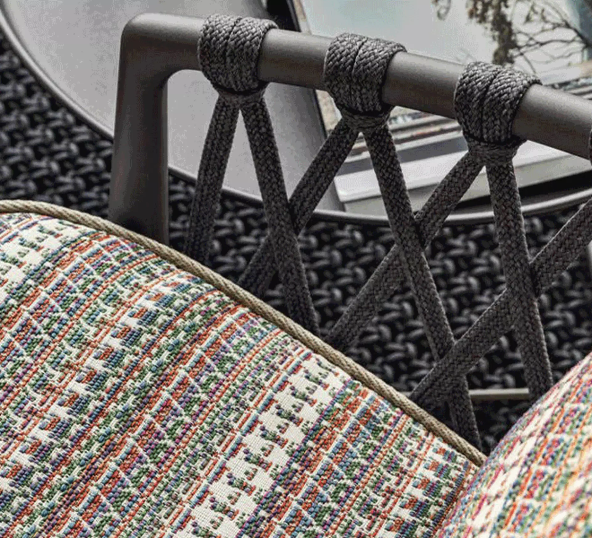 Luxuriöse Details bei Highend Outdoormöbeln - Komfort und Optik wie im Innenraum