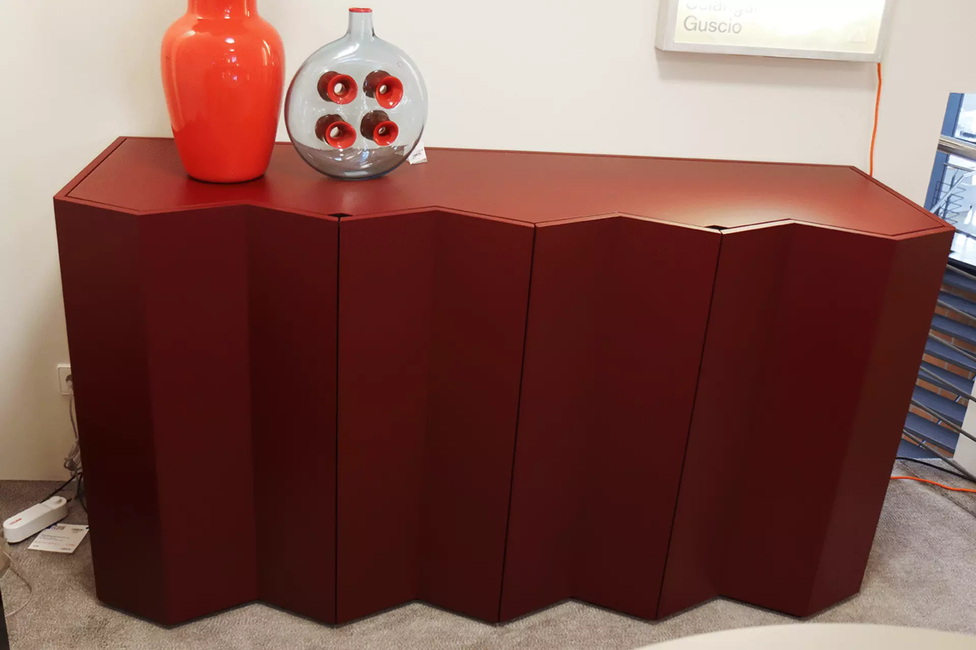 Zanotta Sideboard mit Zickzack-Front