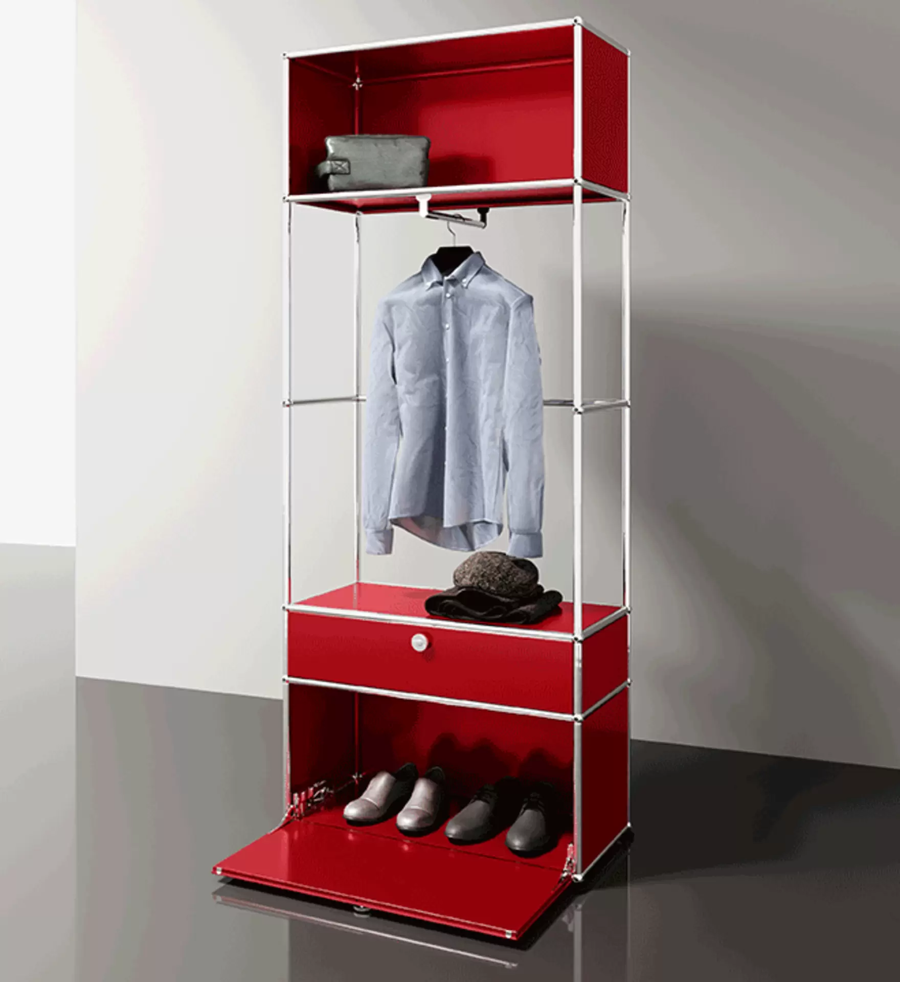 Praktische Garderobe von USM in kräftigem Rot
