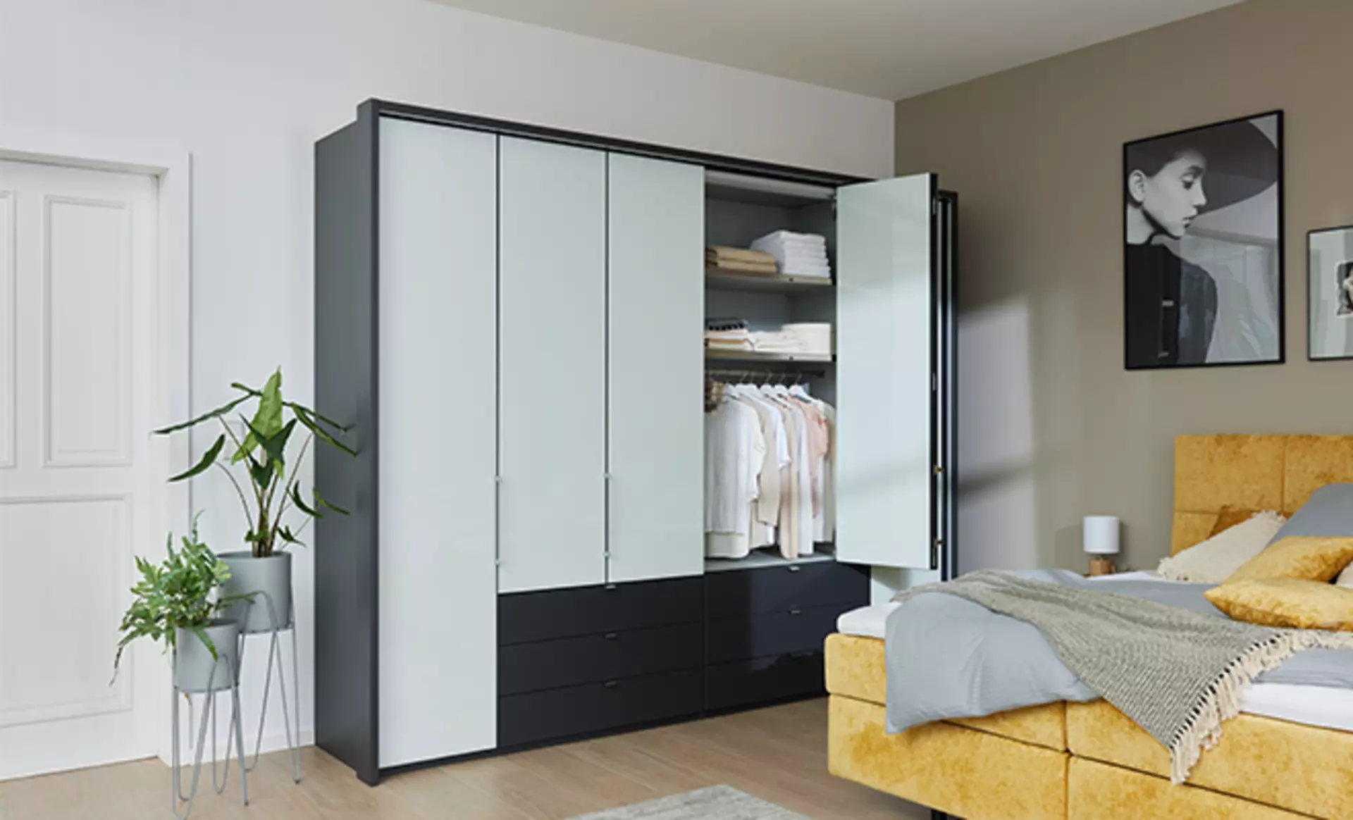 Schlafzimmerschrank in weiß