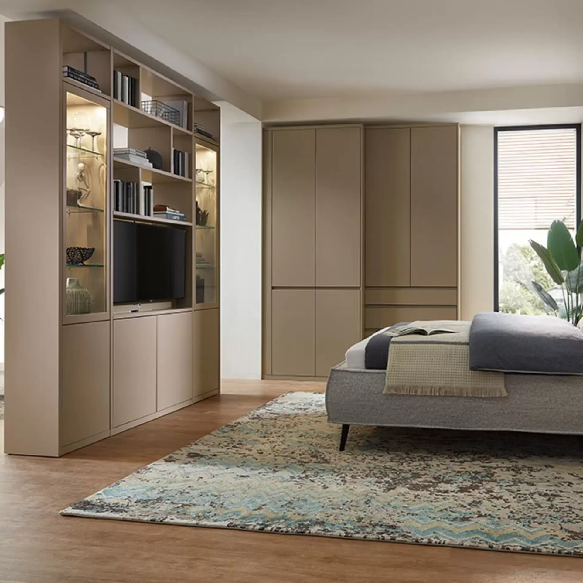 Schlafzimmer mit Kleiderschrank in Cashmere