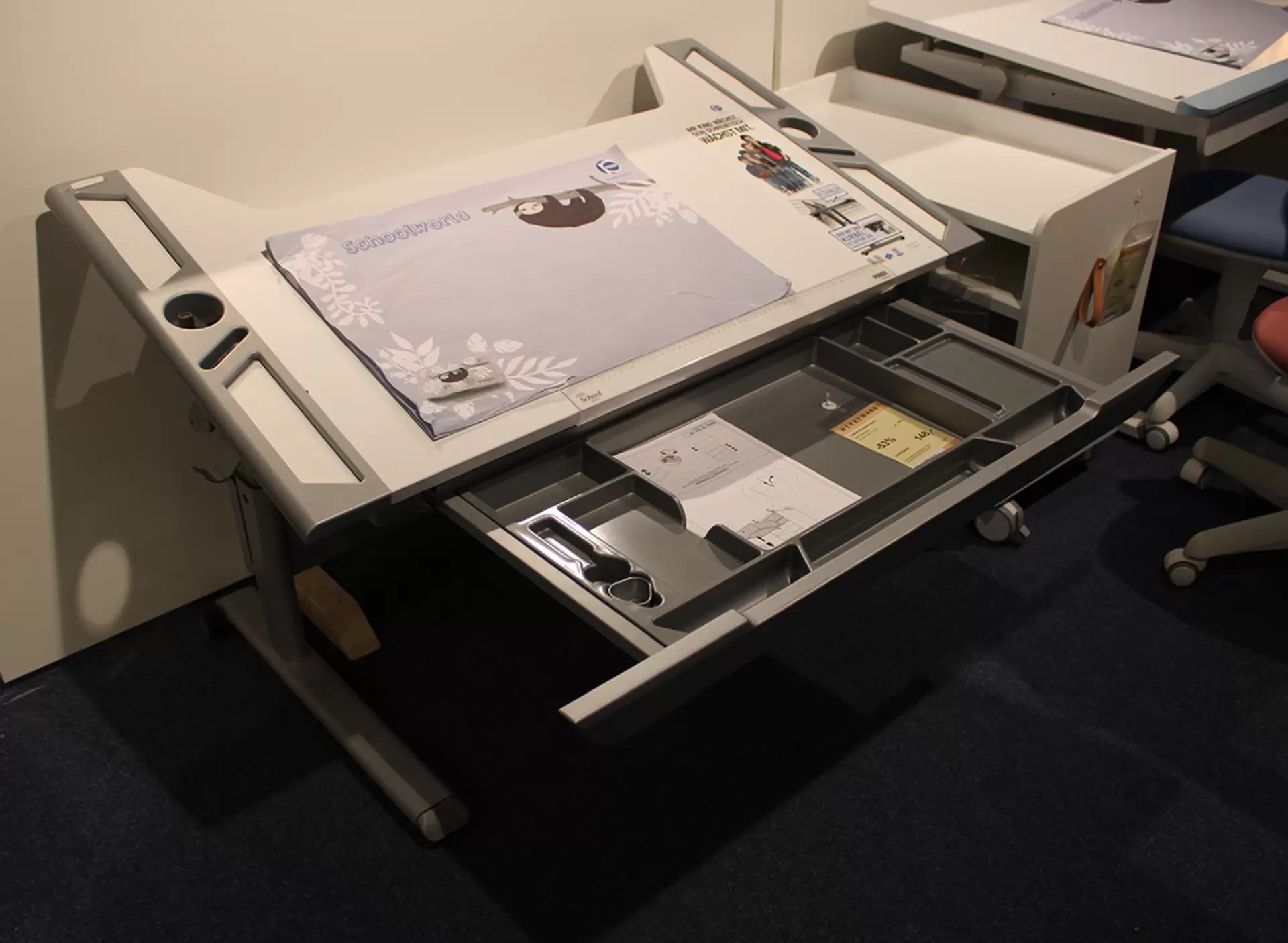 Schreibtisch TABLO Inkl. Schubkastenauszug, Metall silberfarbig