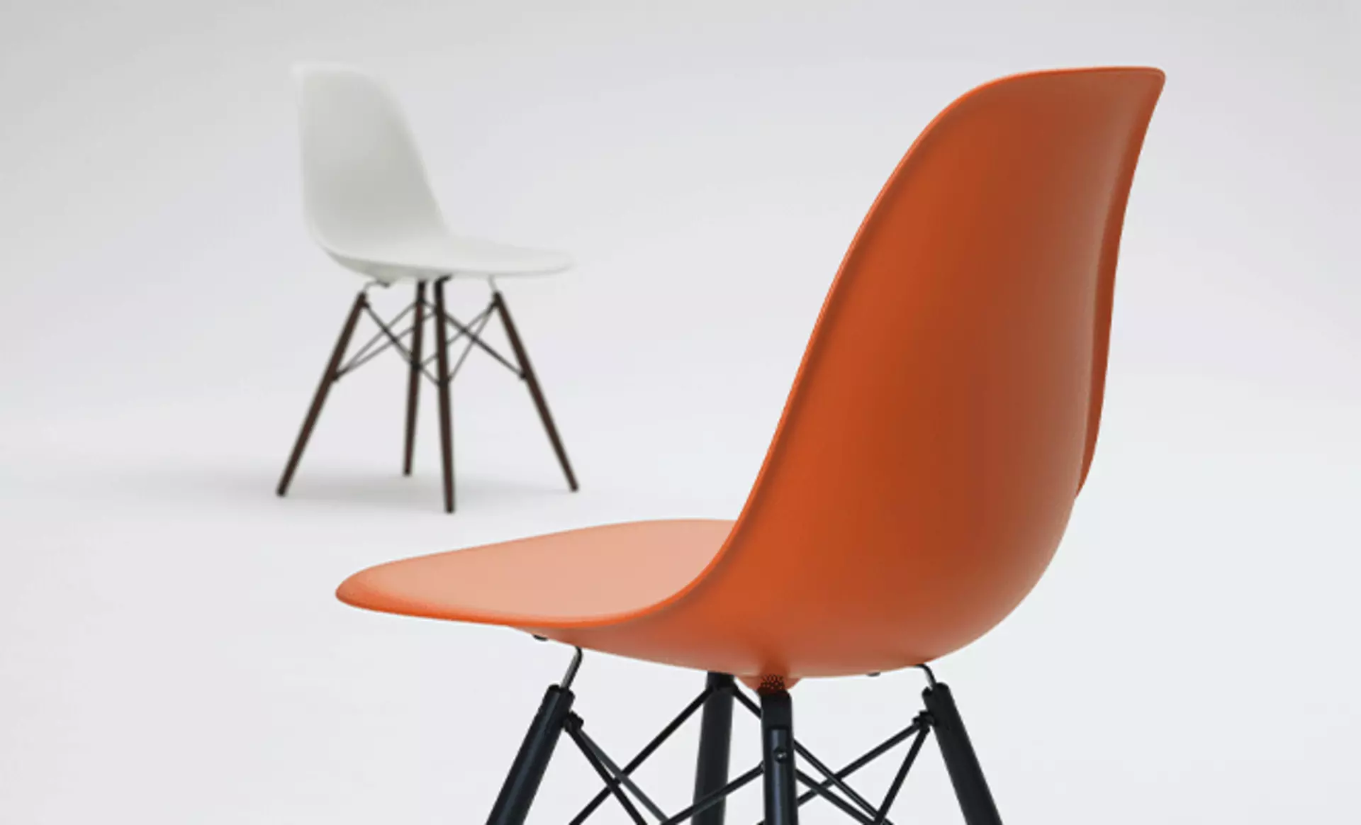 Teil der Vitra Erfolgsgeschichte - der  Plastic Side Chair von Charles und Ray Eames