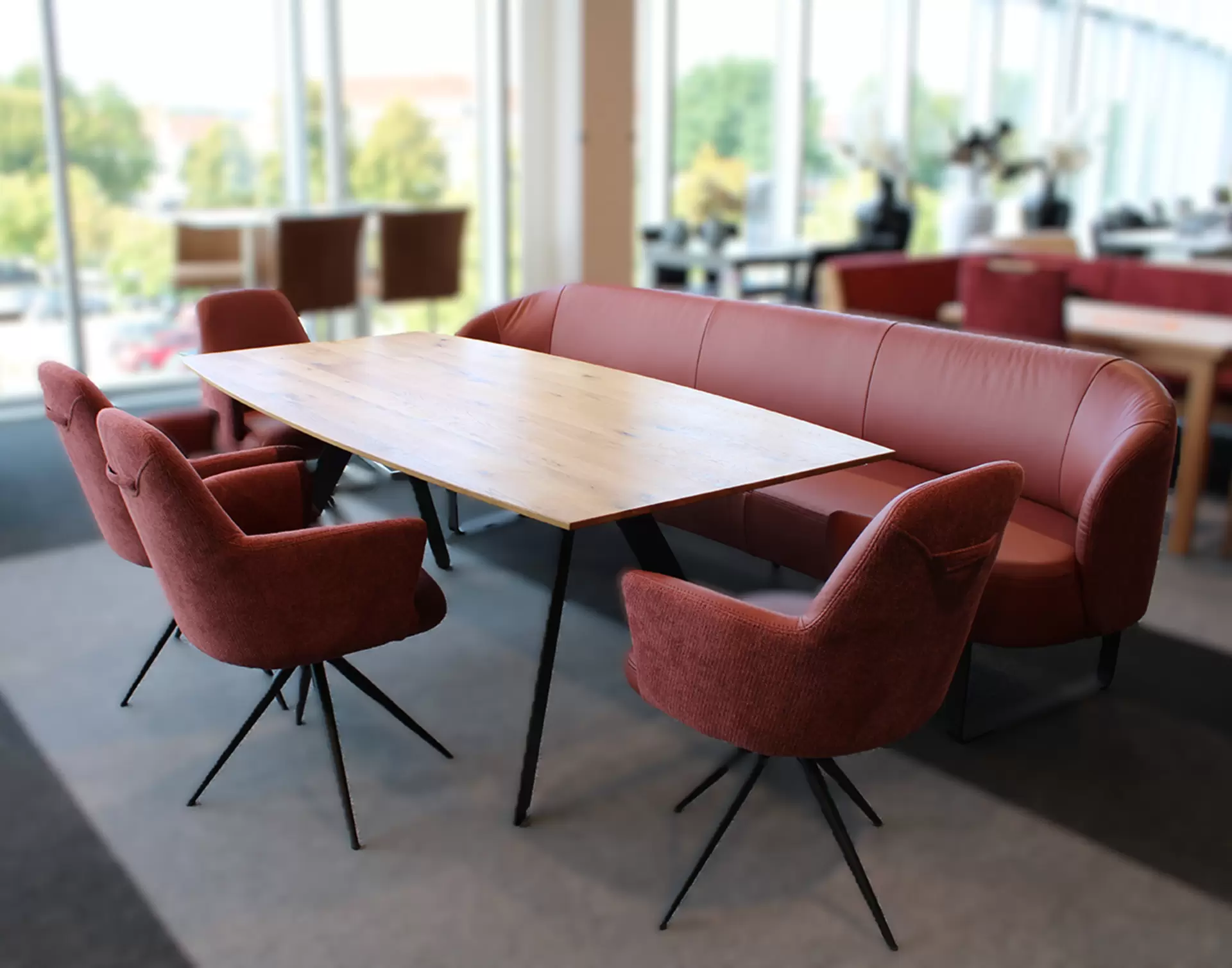 Tischgruppe REPRO Bezug Leder rot / Stoff rot