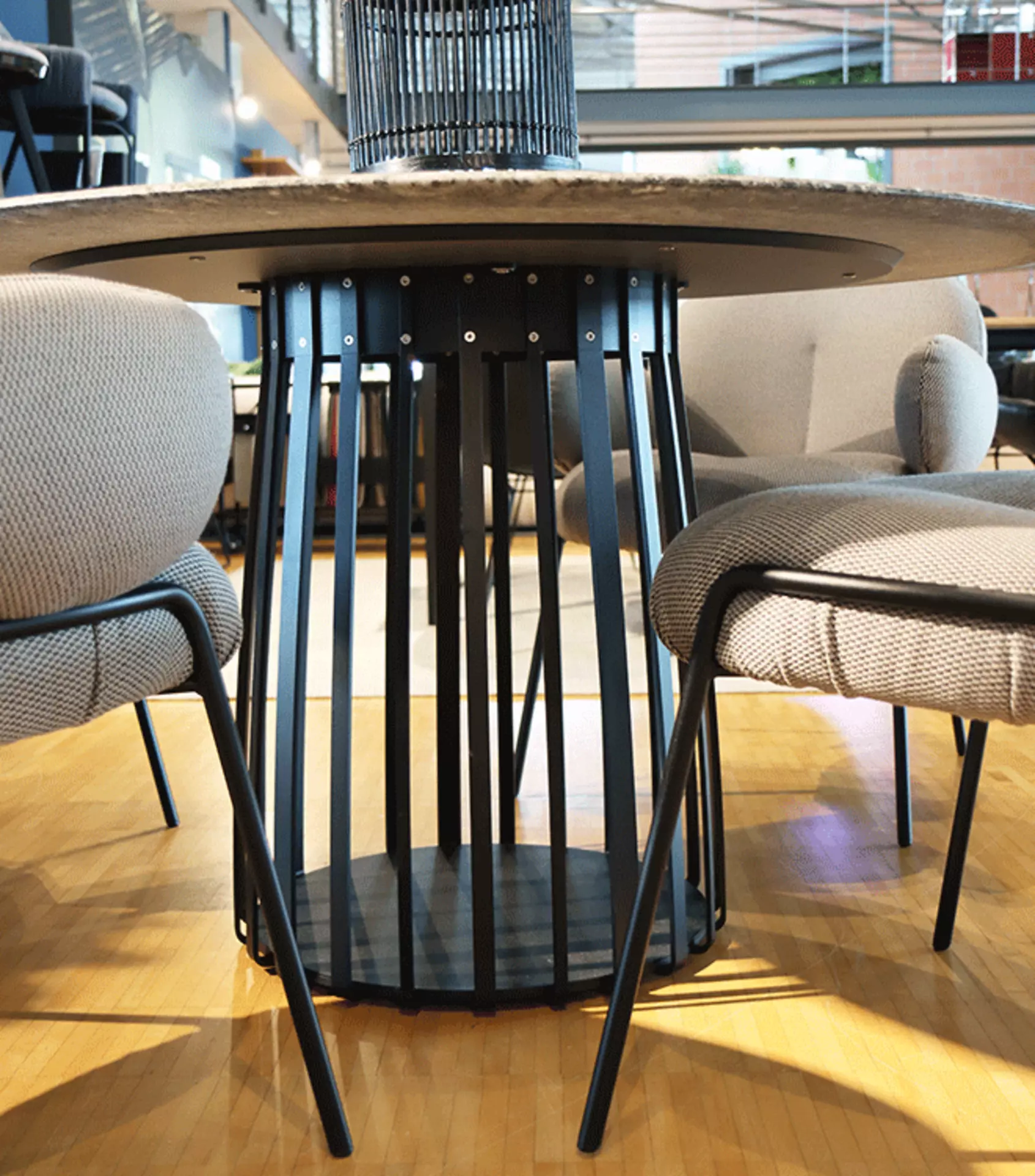 Basket Tischgestell von Janua