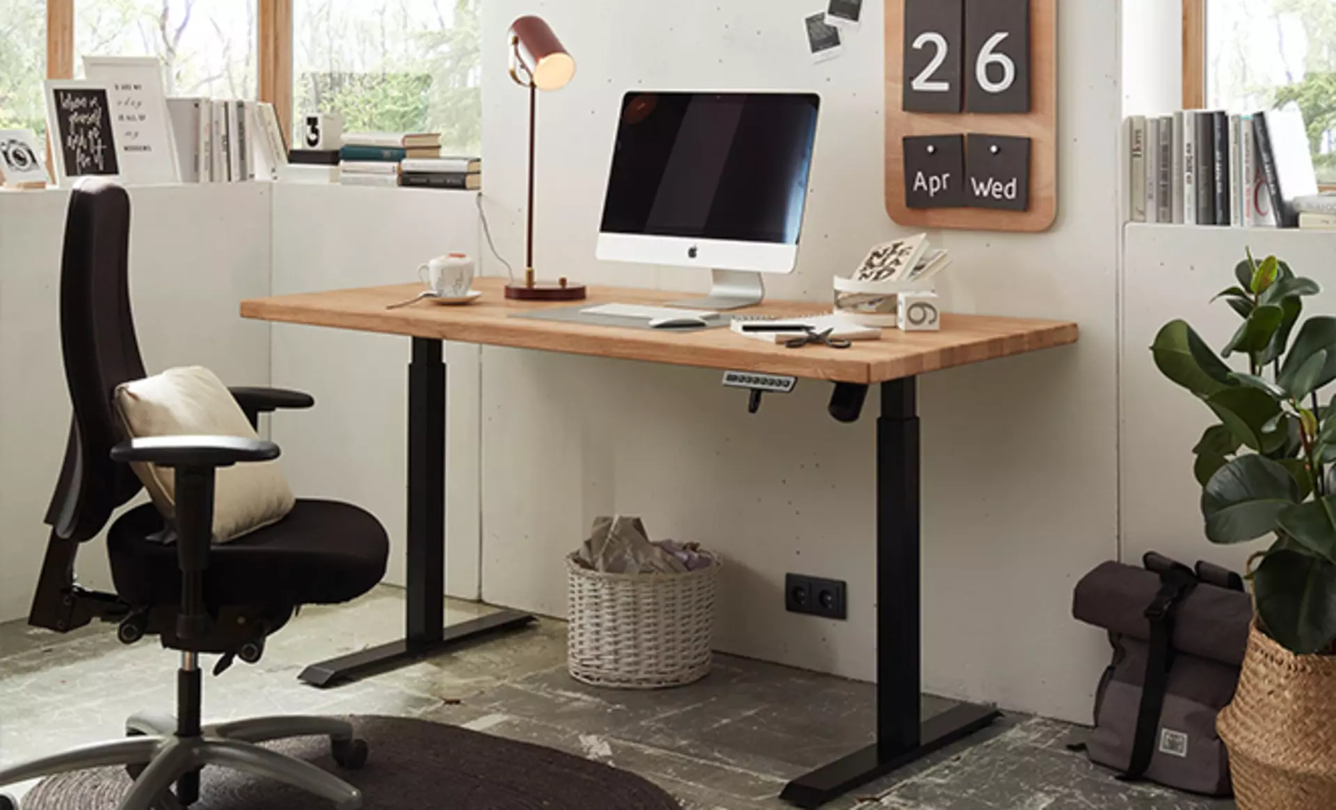 Ergonomischer Schreibtischstuhl mit höhenverstellbarem Schreibtisch