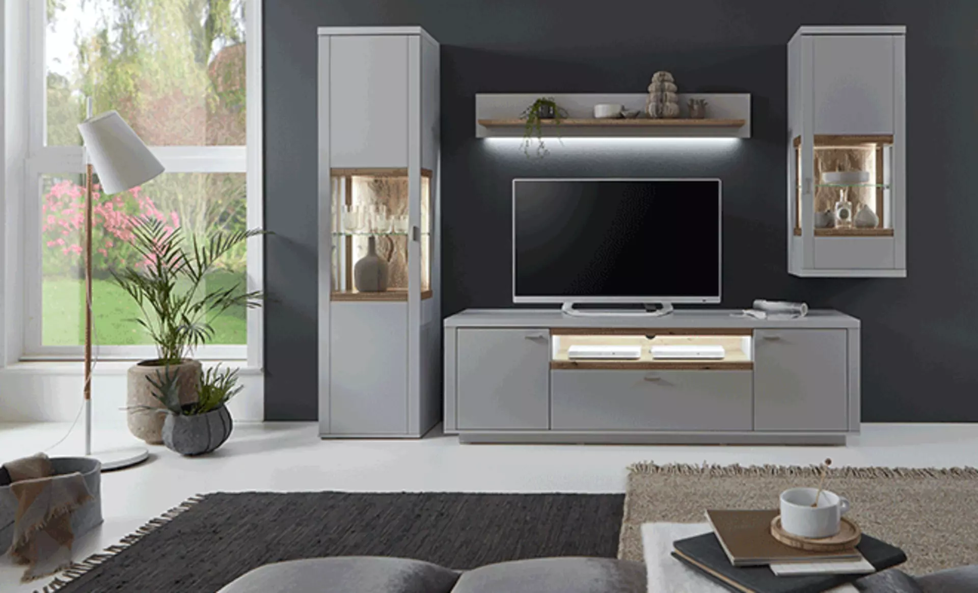 Graue Wohnwand - Modernes Wohnzimmer | Möbel Inhofer
