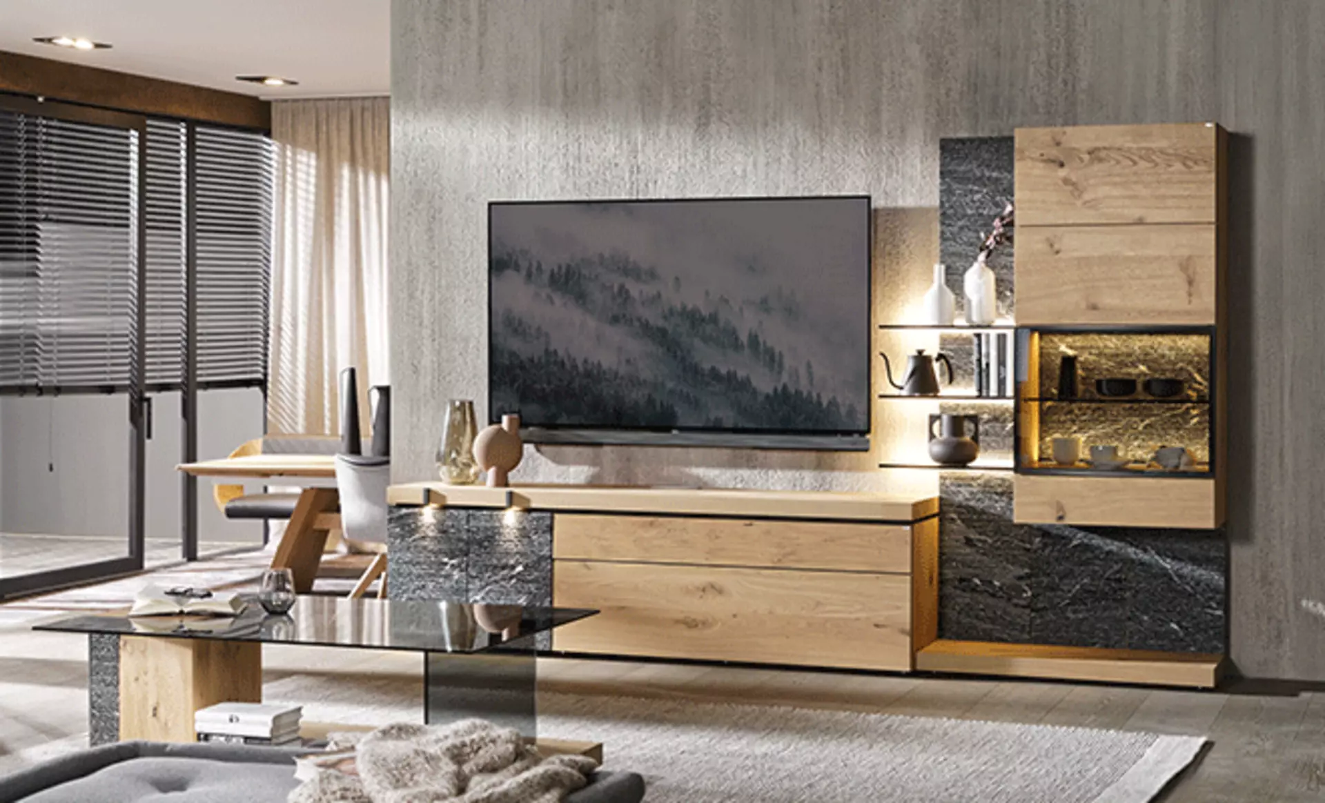 Wohnzimmer mit Möbeln aus Holz von Voglauer