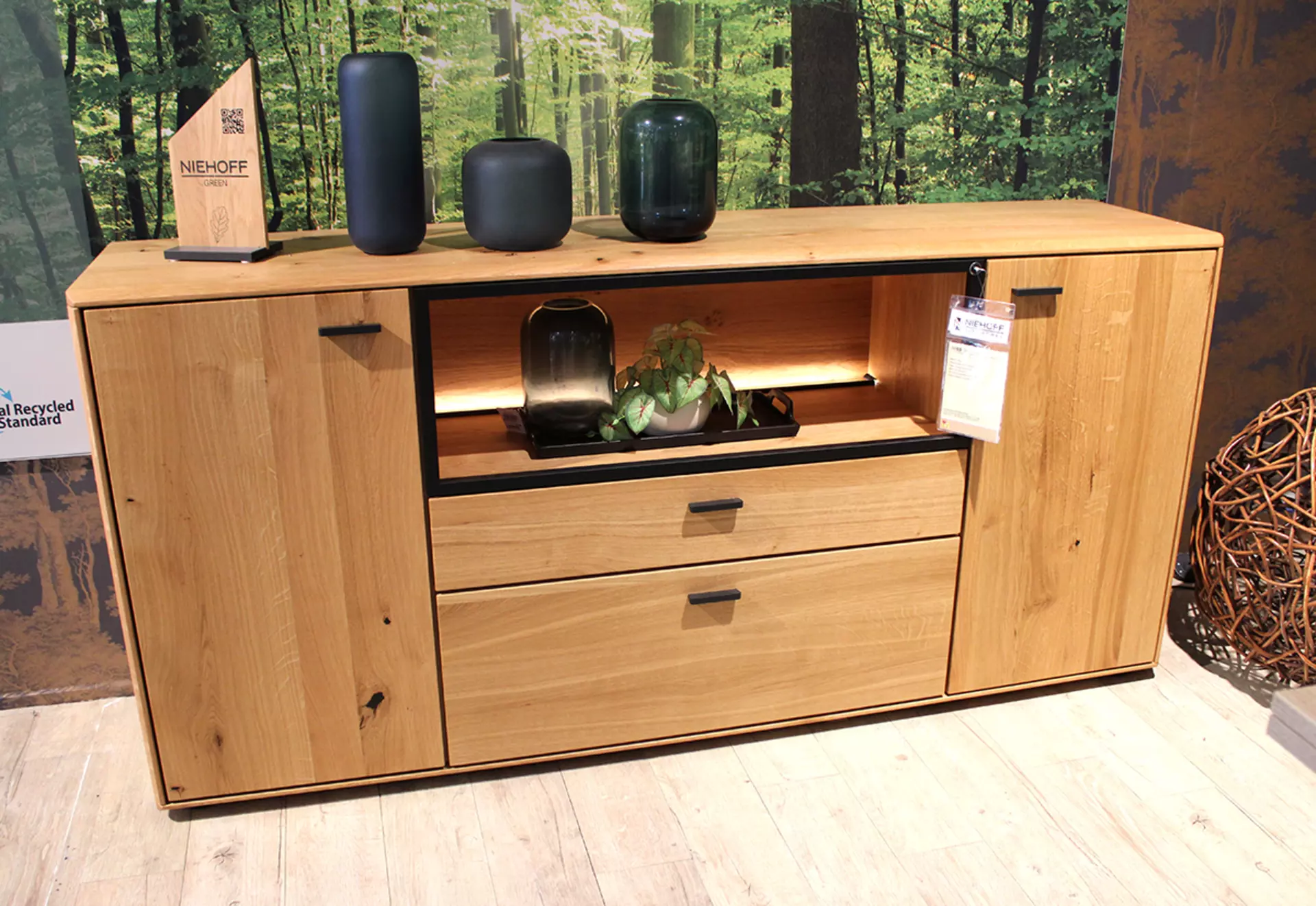 Sideboard heimische Eiche massiv geschlossen