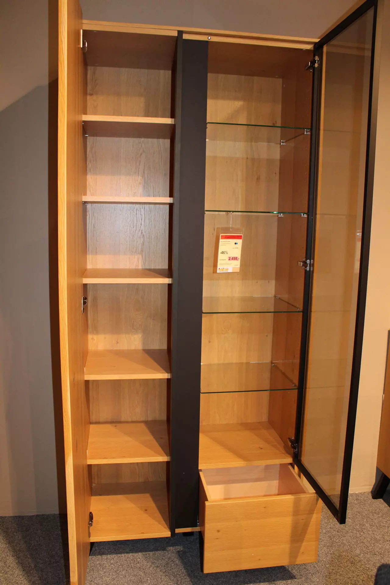Ausstellungsstück Vitrine BELCANTATO von Schösswender in Holz Braun (offen)