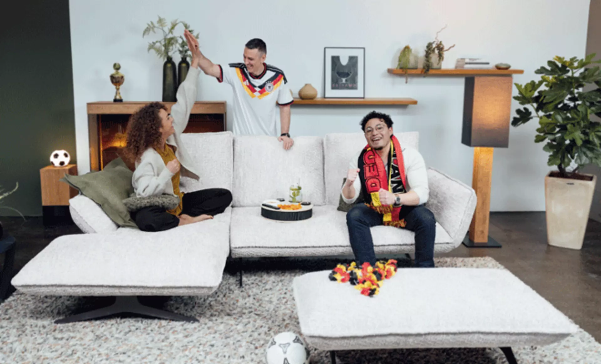 Die Sofa-Kollektion BUDDY von Koinor - perfekt für ausgelassene Treffen mit Freunden