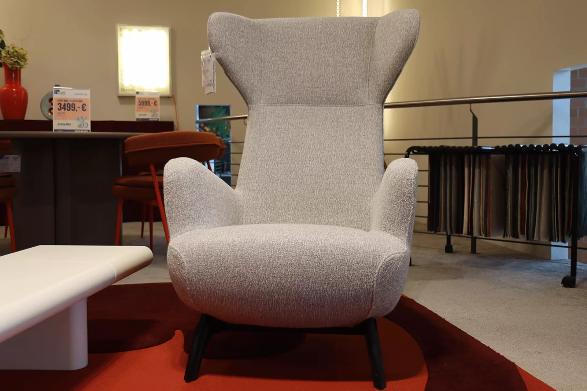 Sessel Andrea mit grauem Stoffbezug