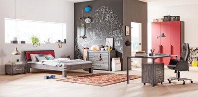 2. Bild von Kinderbett ca. 140x200 cm Holz