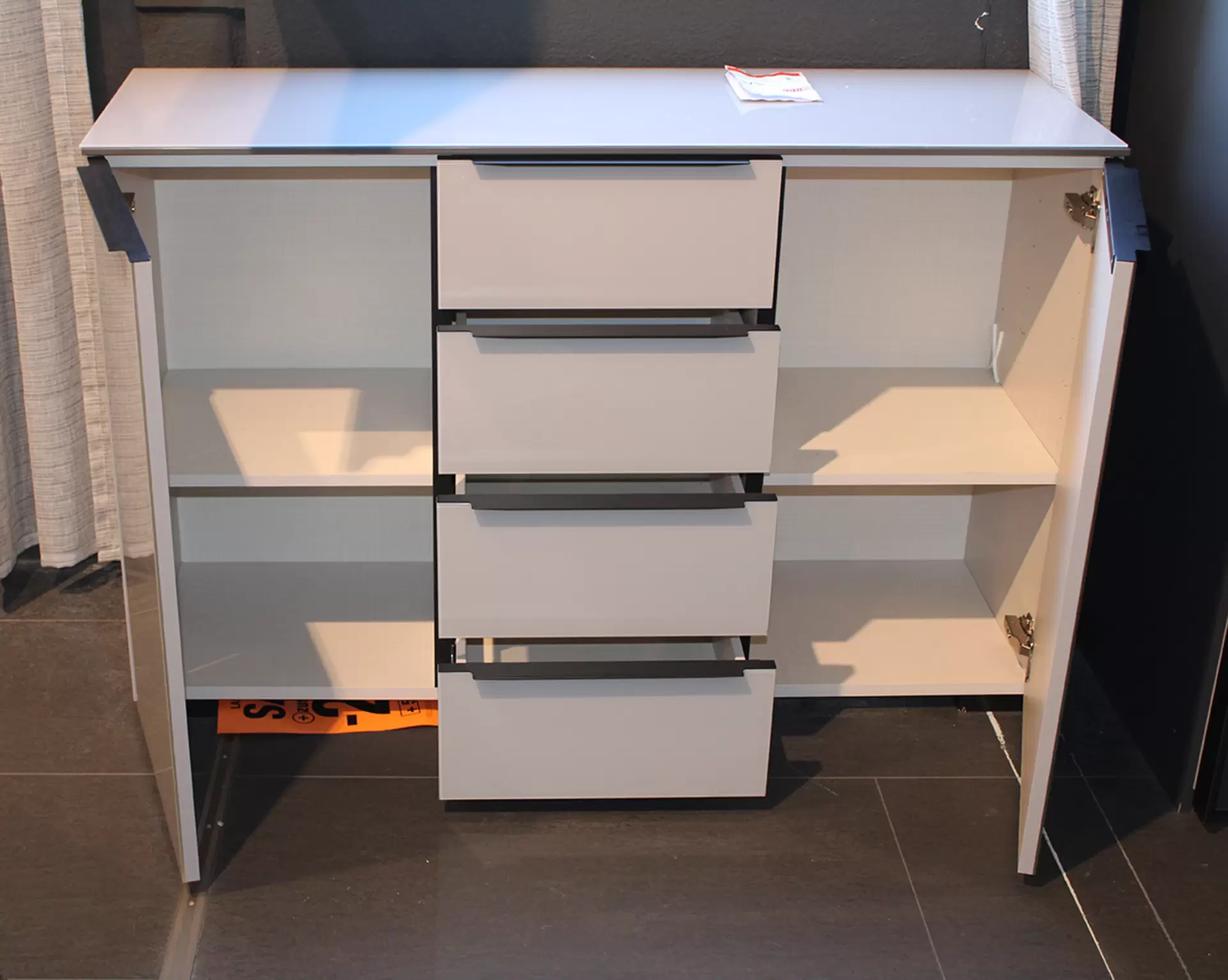 Kombikommode SINEO 2-Türen, 4-Schubkästen