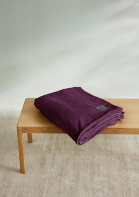 2. Bild von Wohndecke S. Oliver lila