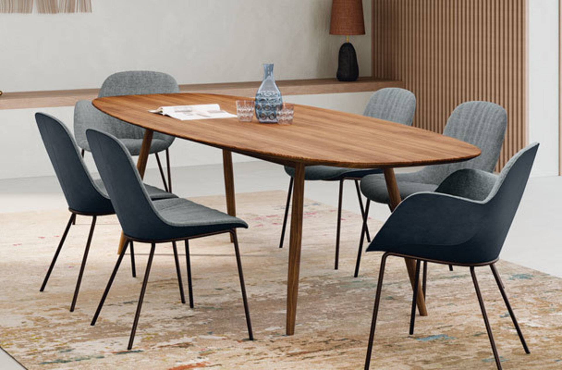 Designer Esstisch mit ovaler Tischplatte aus Holz
