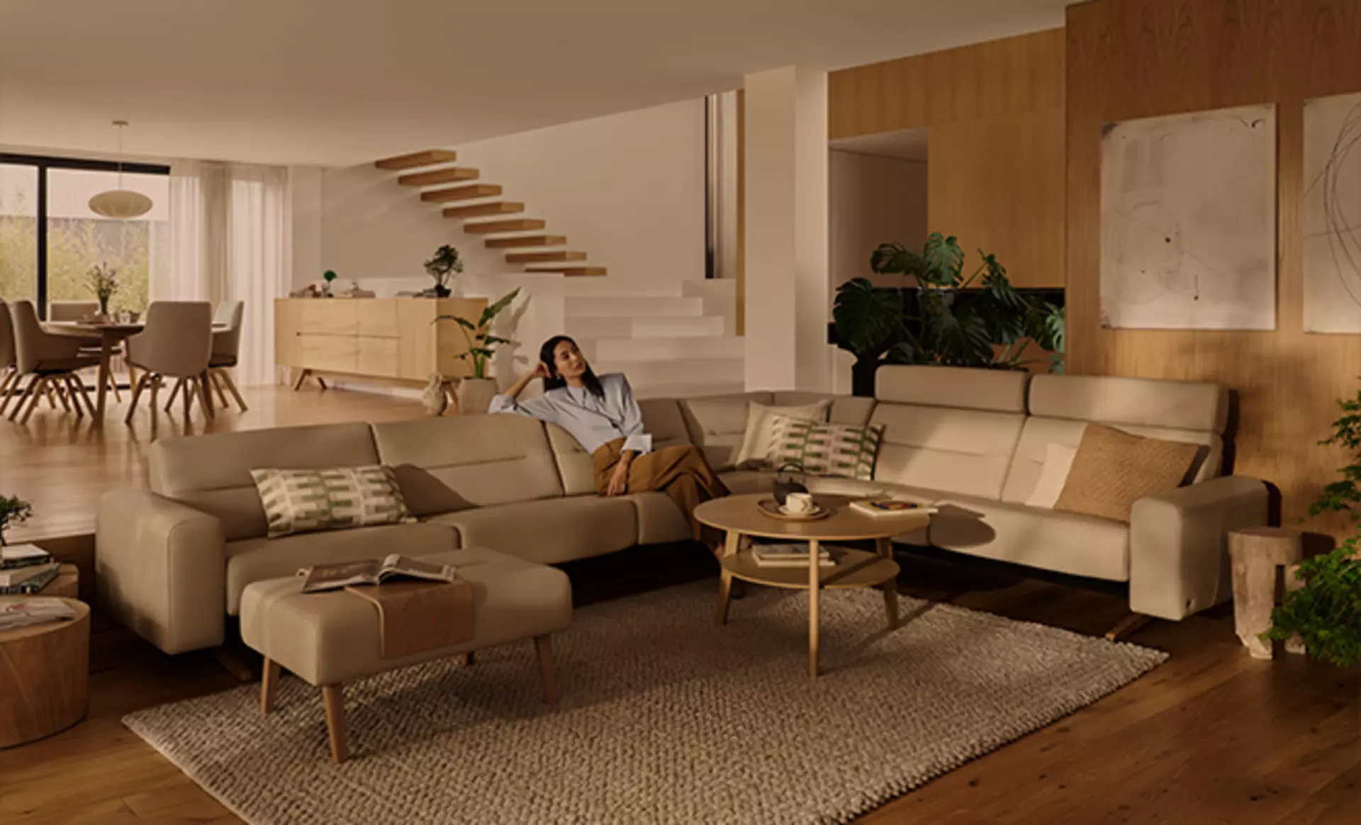 Die Große Stelle Wohnlandschaft von Stressless mit Modularen Kopfstützen in einem offenen Wohnzimmer