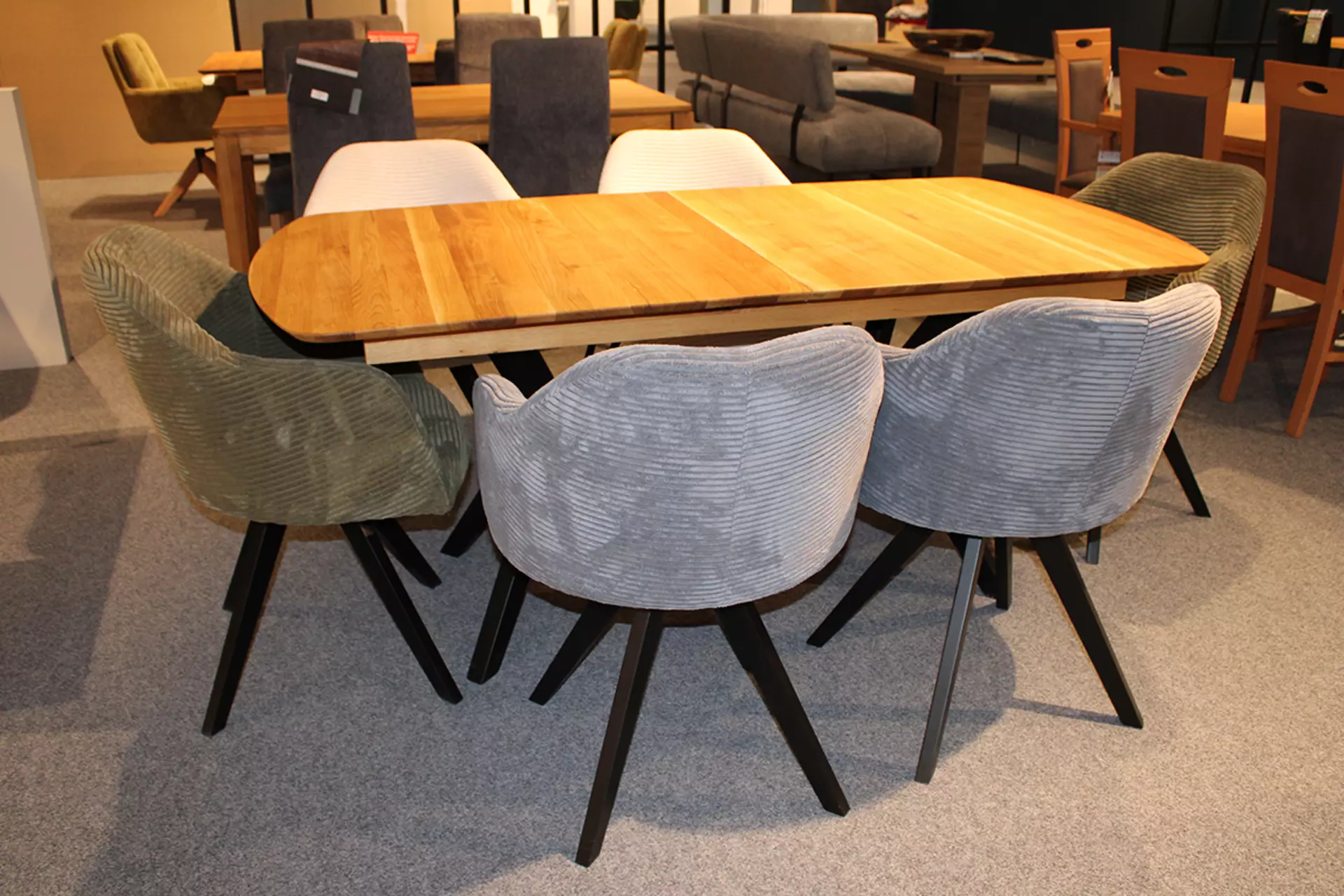 Tischgruppe 6x Sessel mit Drehfunktion 2x olivgrün 2x hellcreme 2x dunkelgrau