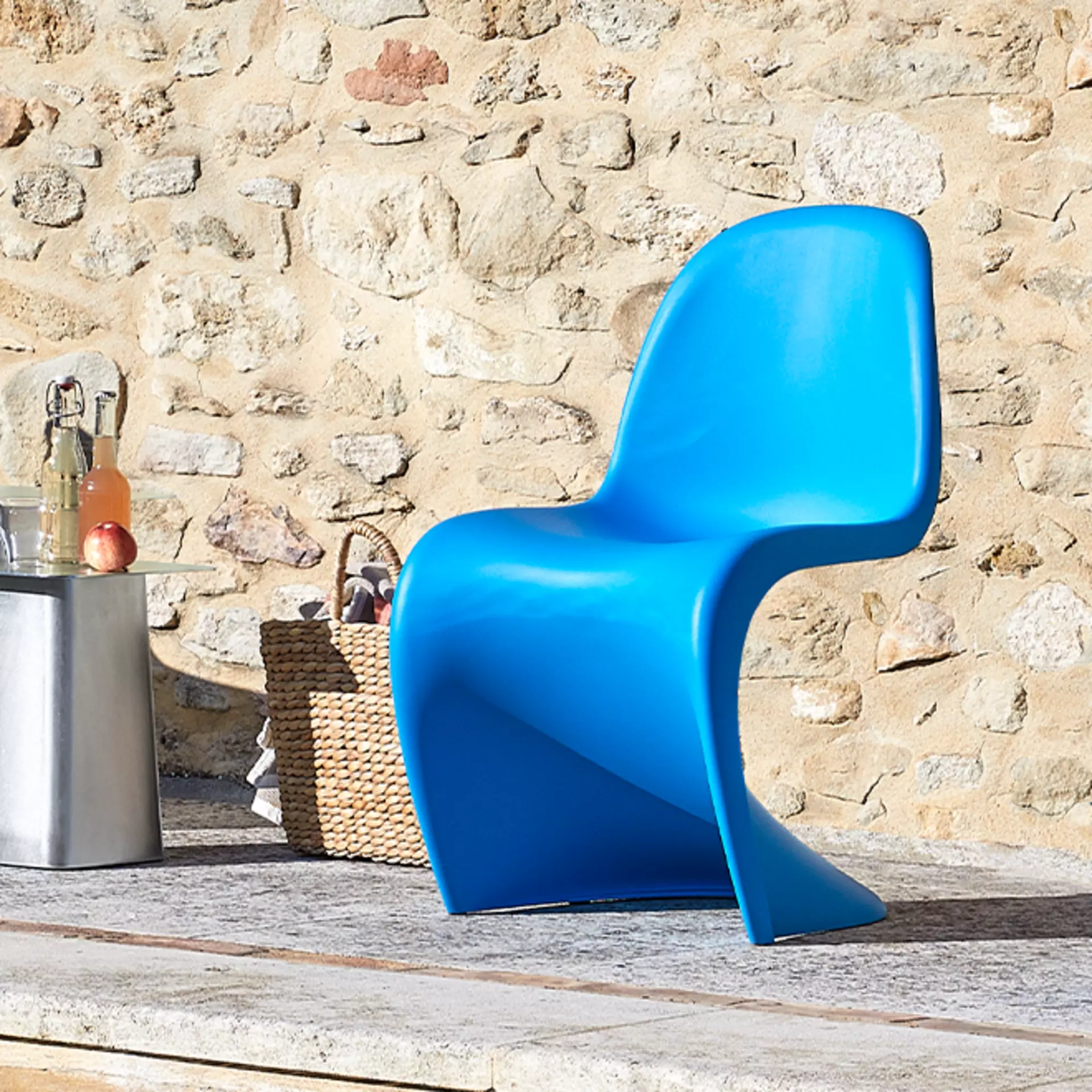 Der legendäre Vitra Panton Chair in Blau