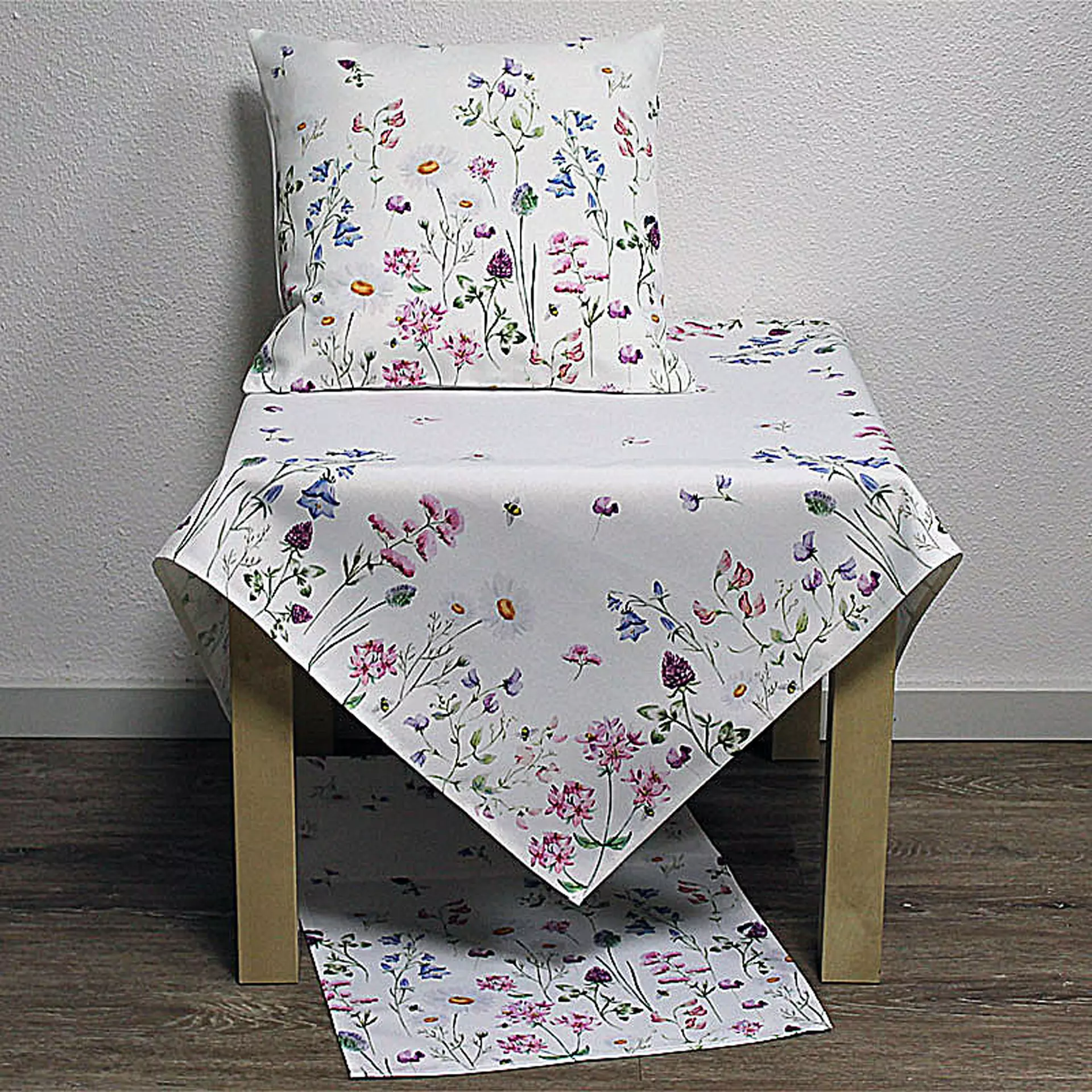 Tischläufer Frühlingstraum HOSSNER Textil 40 x 140 cm