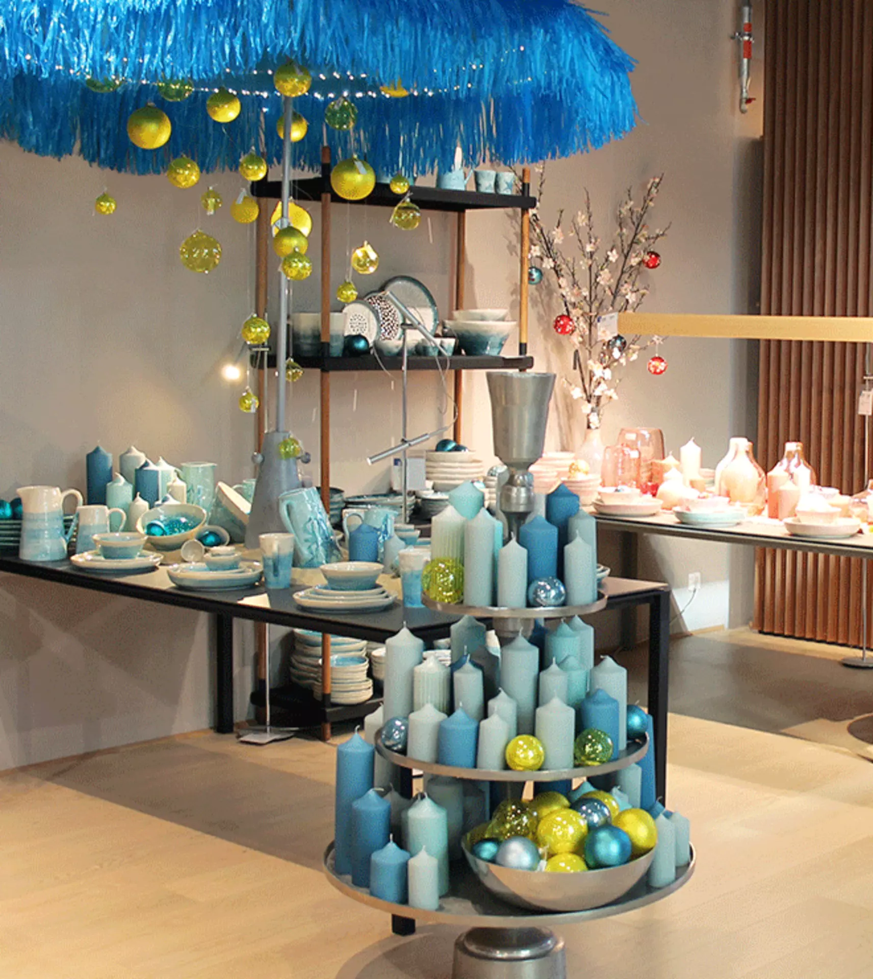 Urlaubsfeeling zu Weihnachten in Blau und Gelb