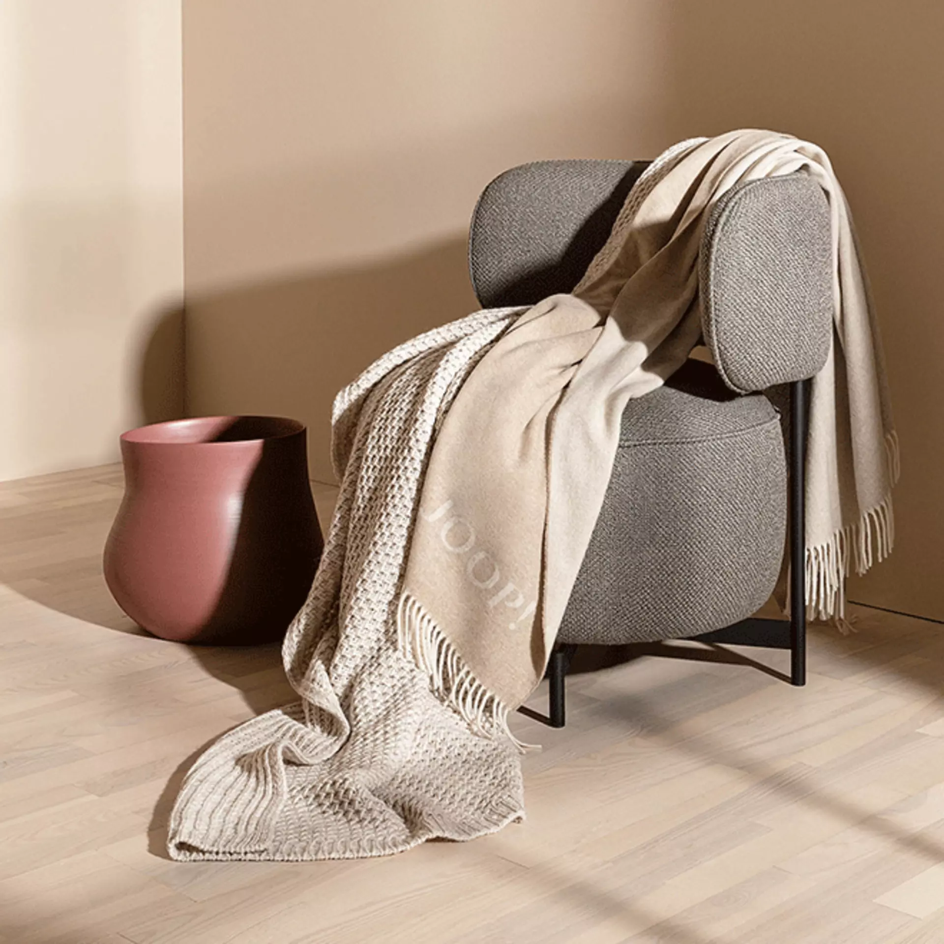 Polstersessel mit Wohndecke