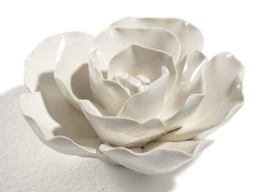 Bild von Deko-Blume Keramik weiß