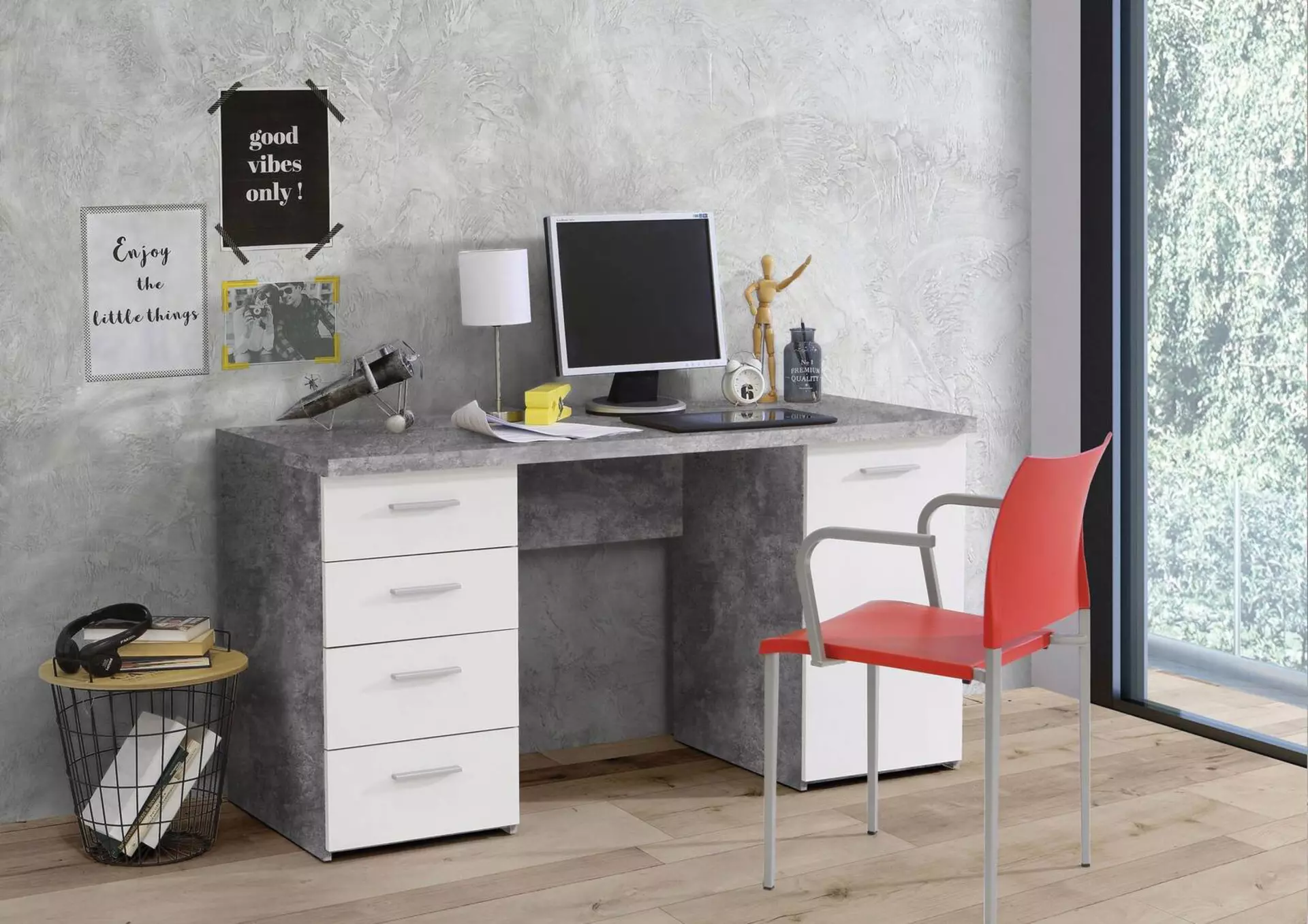 Dieser cleaner Schreibtisch passt zu jedem anderen Micro Living Stil kombinieren. 