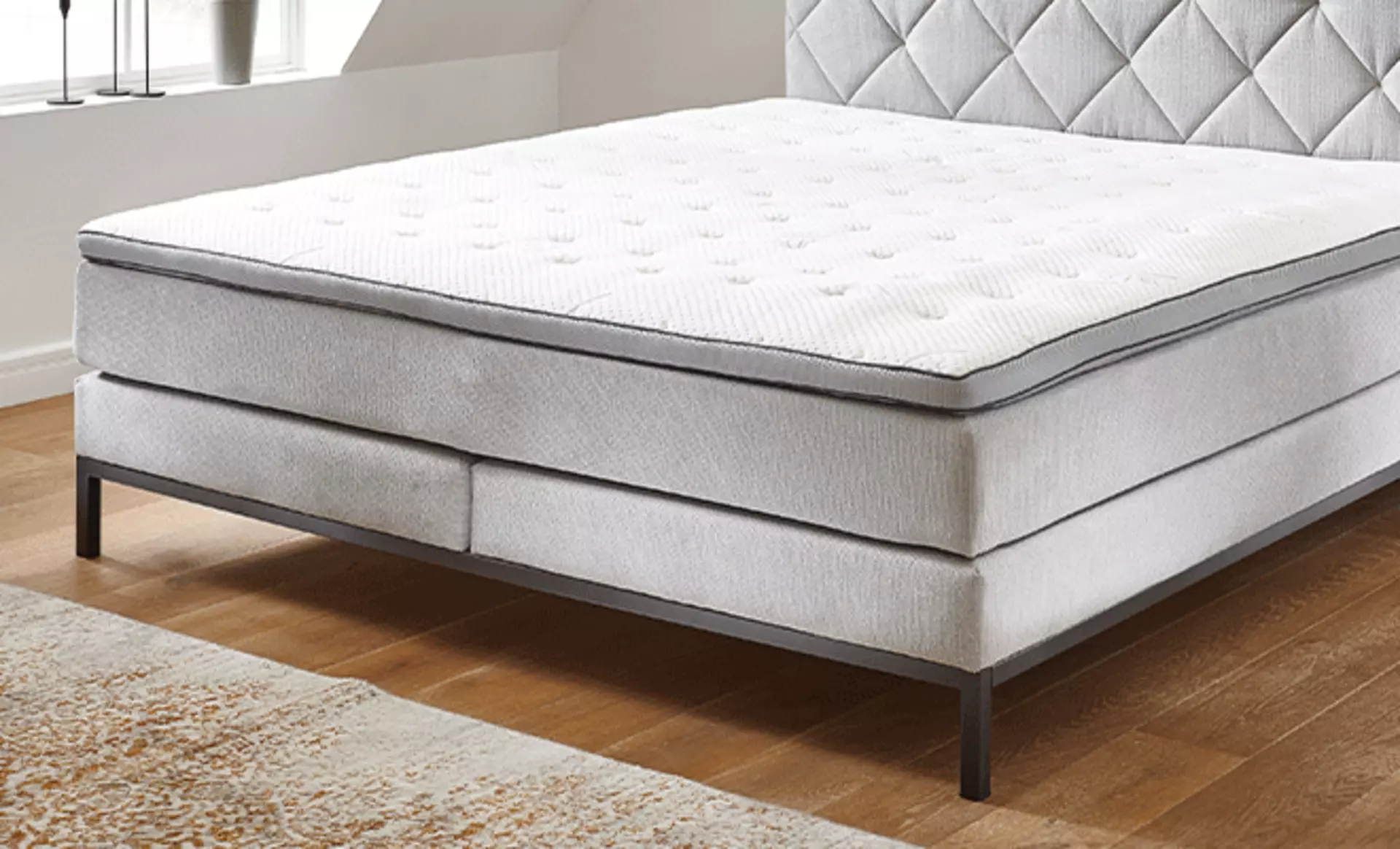 Zweite Aufbauebene des Boxspringbetts: die Obermatratze