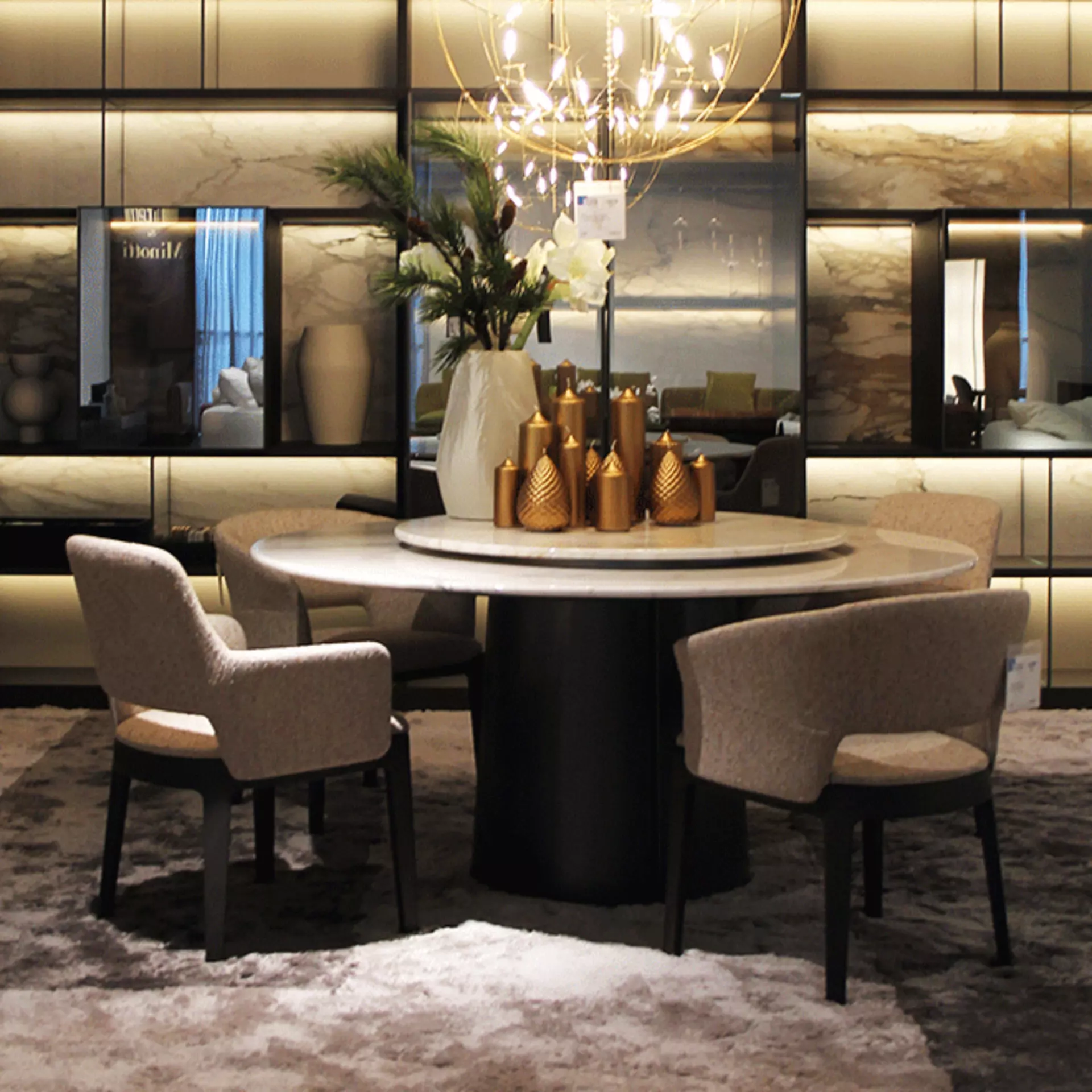 Elegante Tischgruppe im Molteni &C Studio