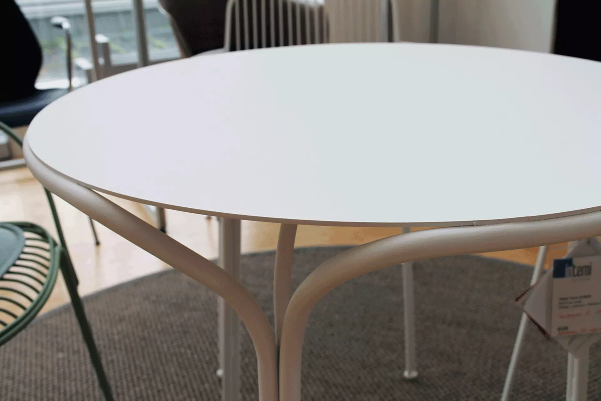HIRAY Tisch rund Kartell 