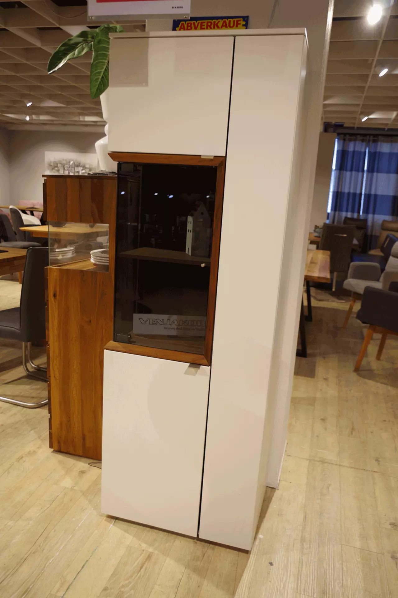 Vitrine 0512-3742R