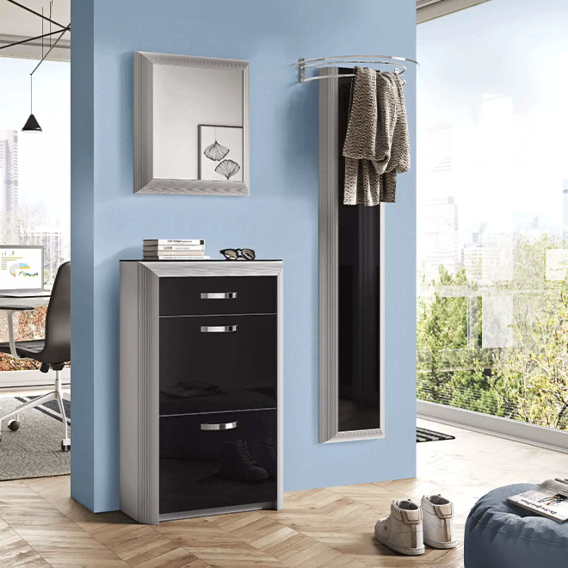 Kleiner Flur mit praktischer Garderobenlösung