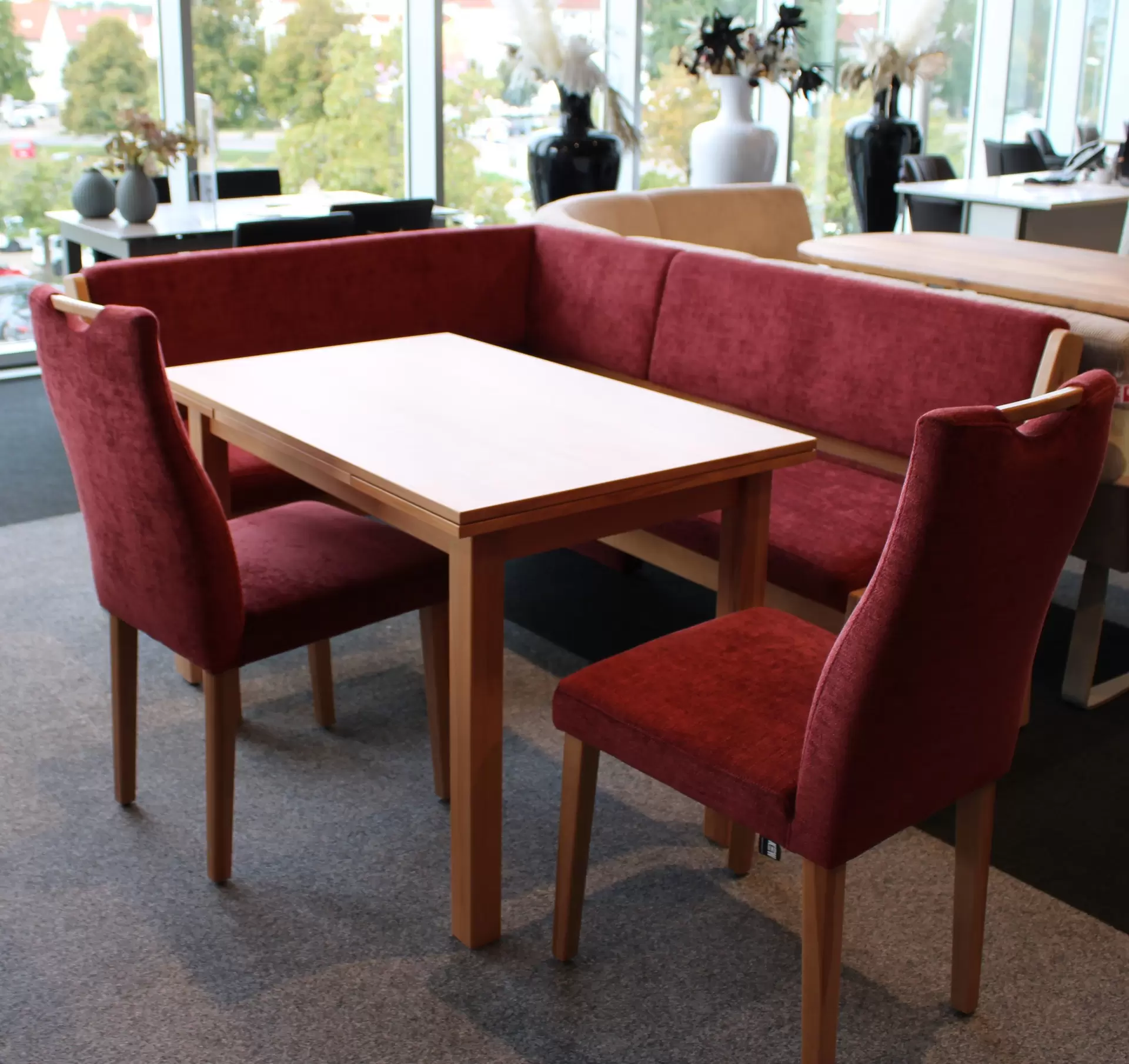 Eckbankgrupe in der Farbe rot