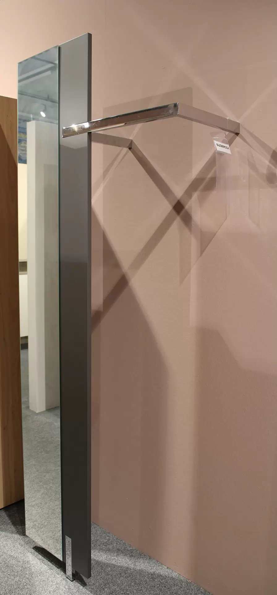 Wandgarderobe schwarz mit Spiegel