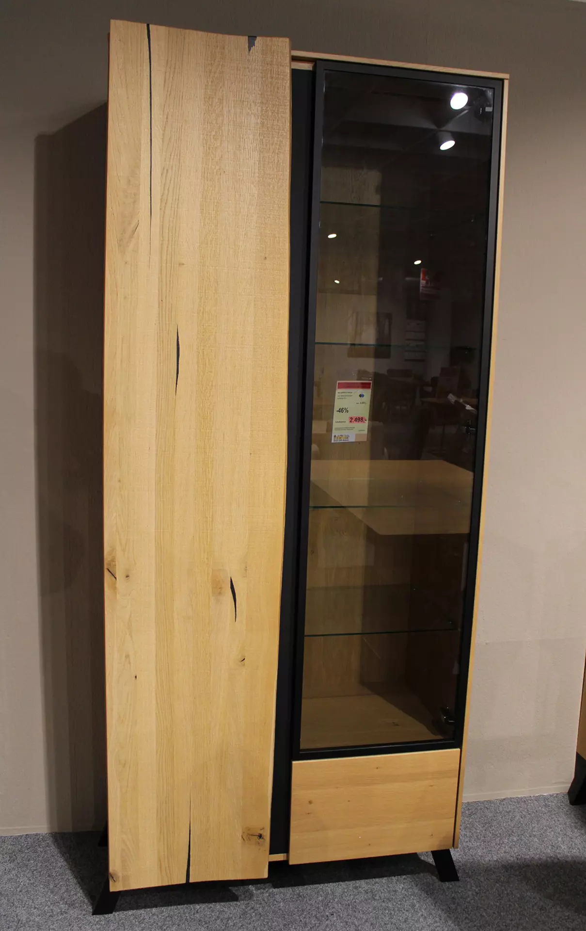 Ausstellungsstück Vitrine BELCANTATO von Schösswender in Holz Braun