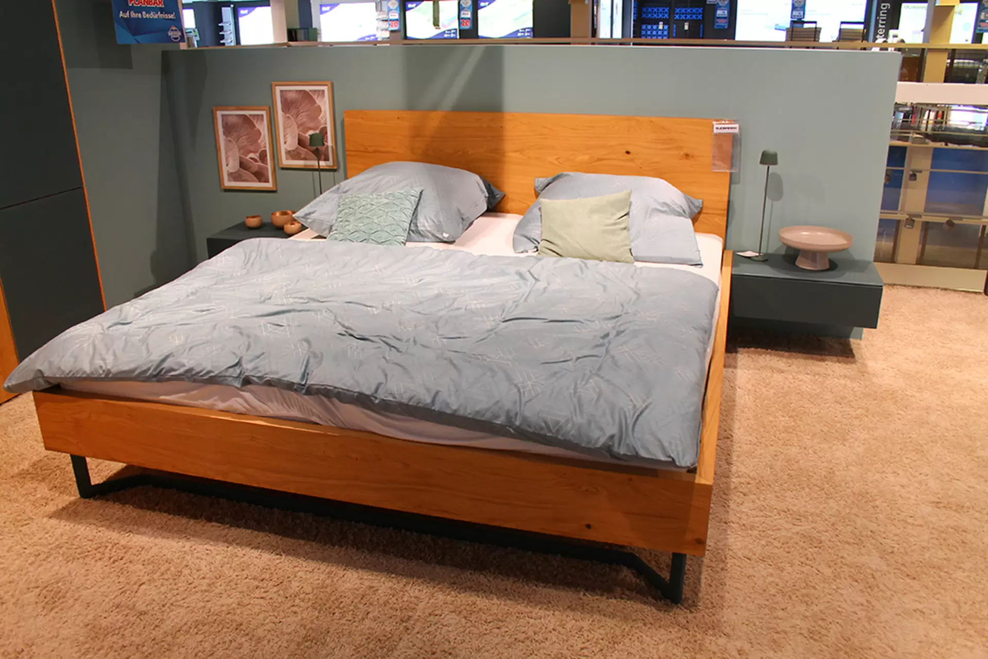Das Schlafzimmer MIRIA PLUS von Sudbrock mit Eiche und Anthrazit lack
