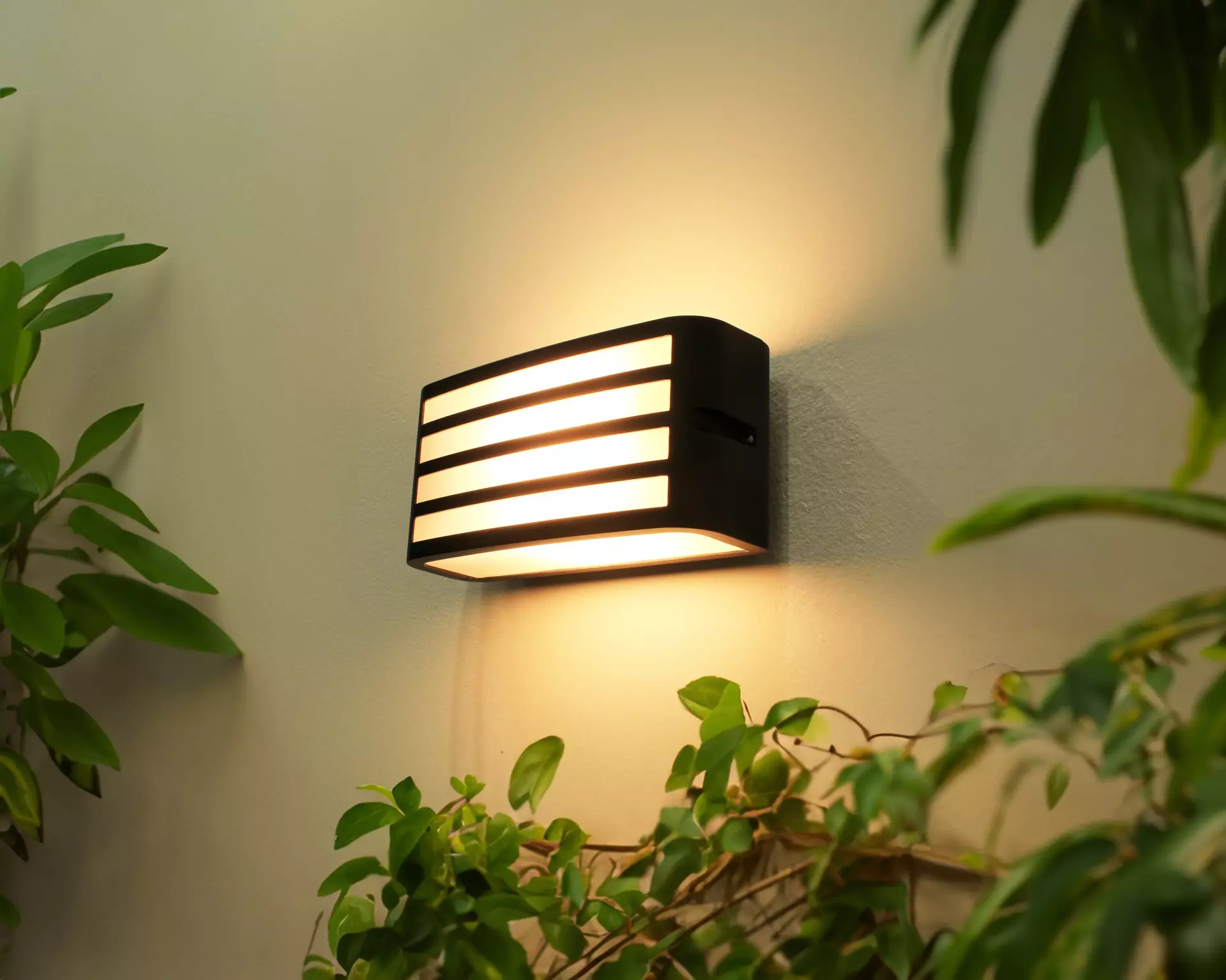 Wand-Aussenleuchte LEIPZIG Eco-Light Metall 9 x 11 x 22 cm