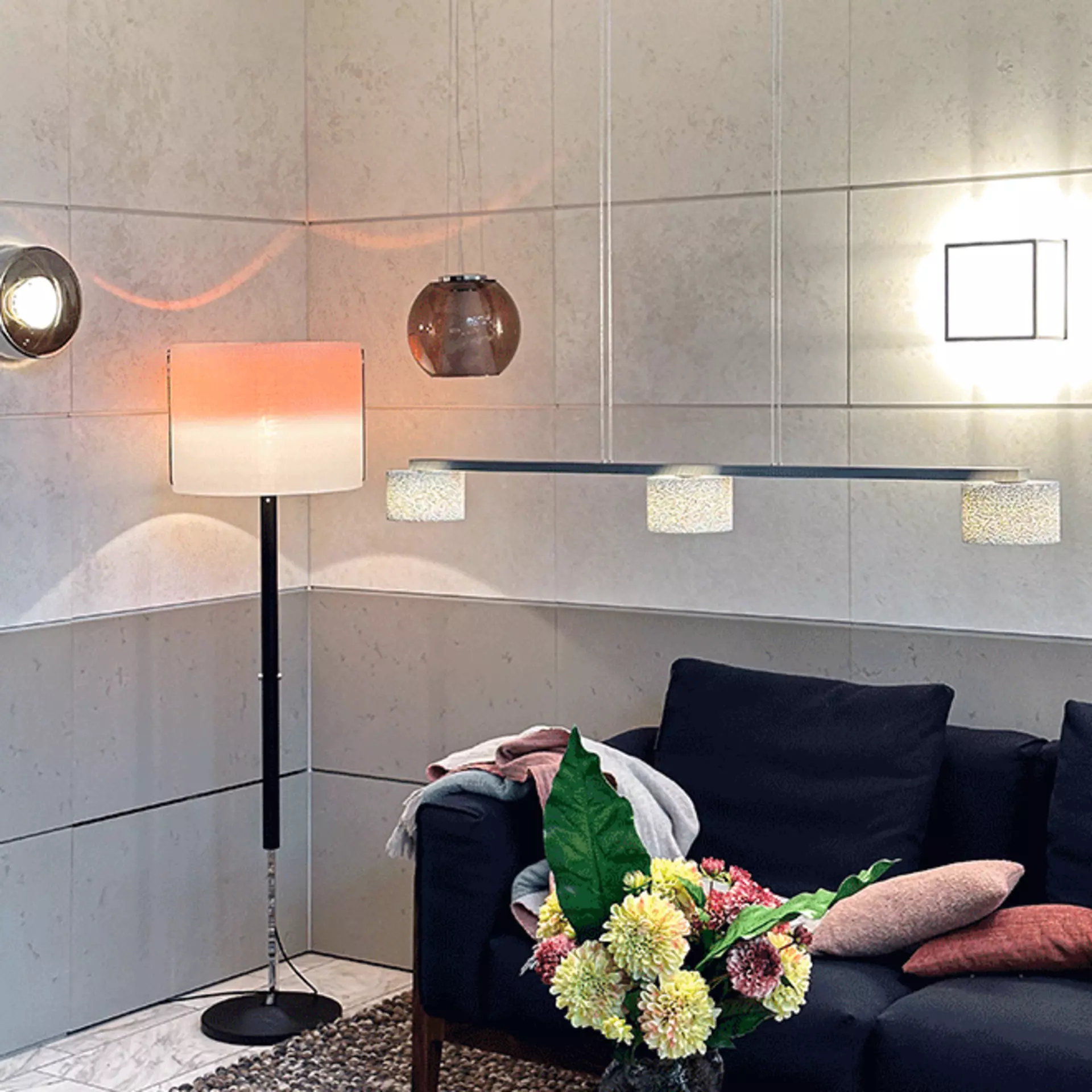 Unverwechswelbare Lichtkunst von Serien Lighting in der Ausstellung von interni by inhofer