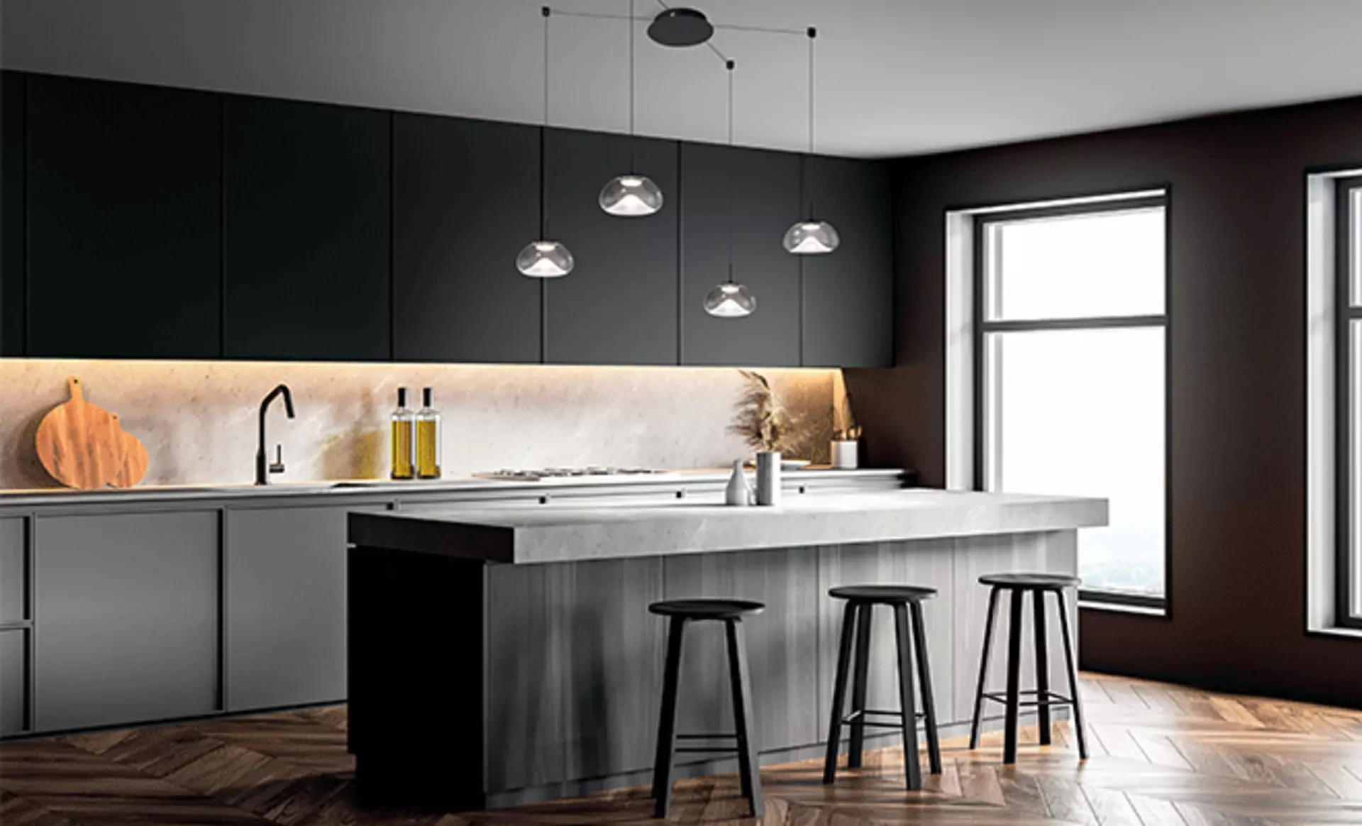 Dunkel gestaltete moderne Küche mit runden Hängelleuchten von Fabas Luce.