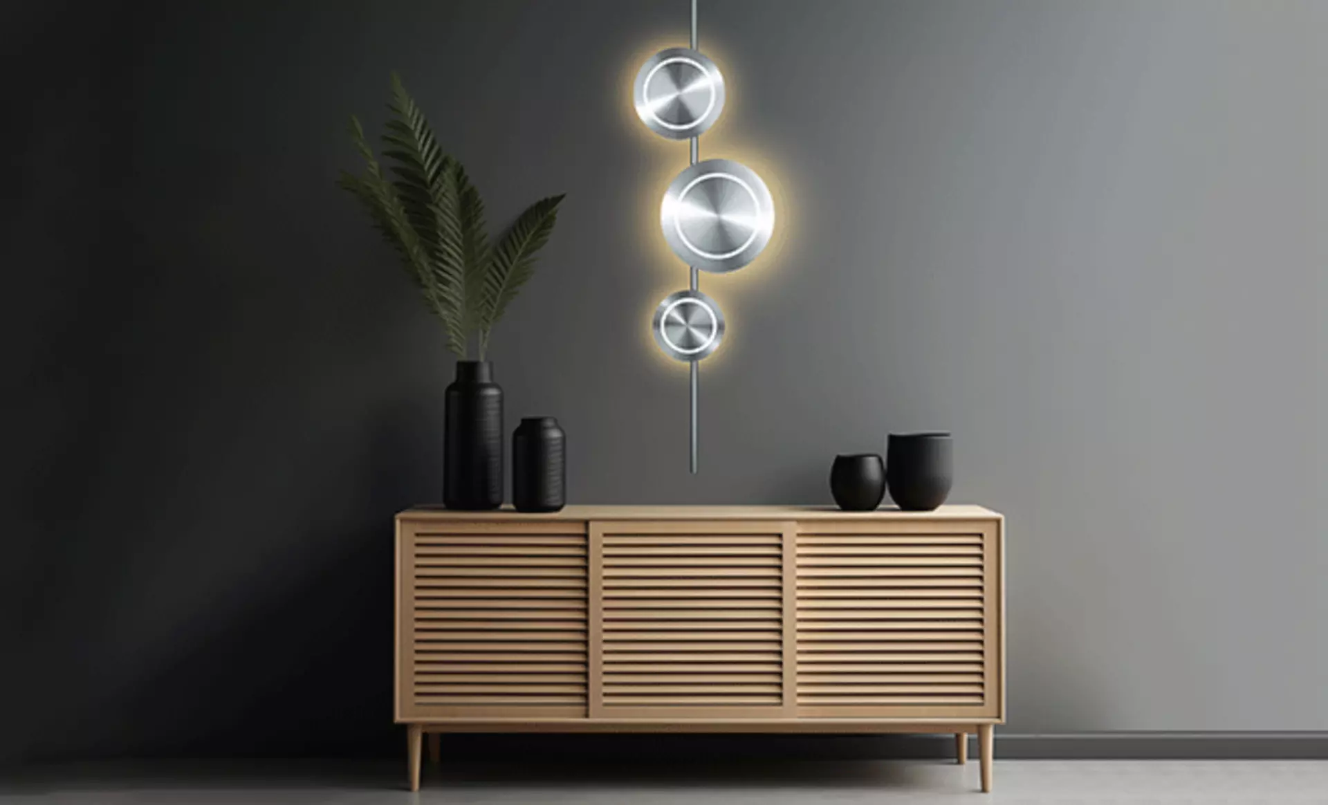 Silberne Wandleuchte