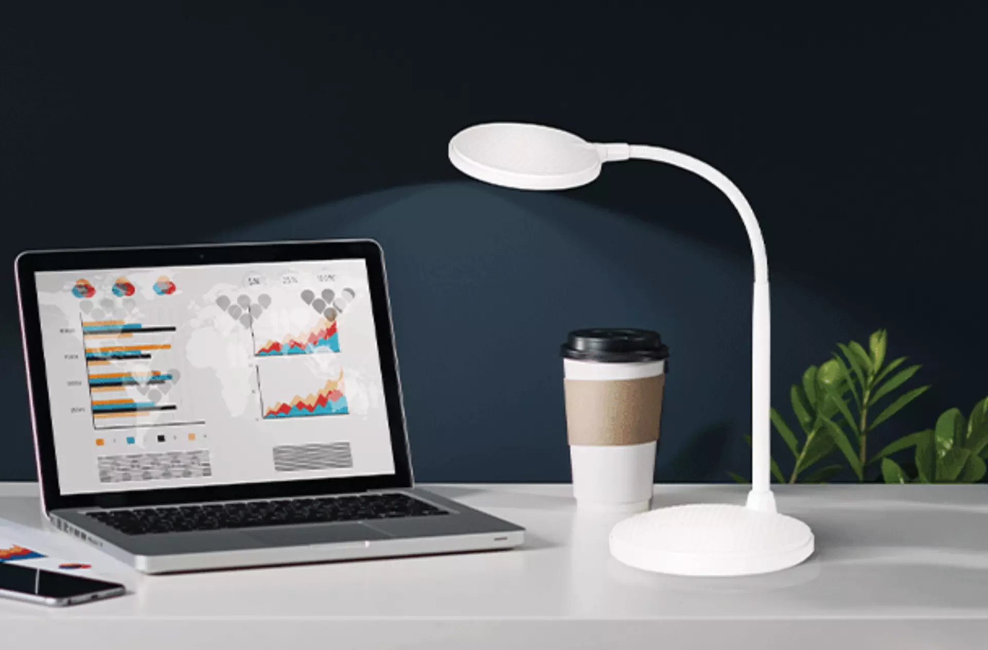 Schreibtischleuchte als gezieltes Arbeitslicht