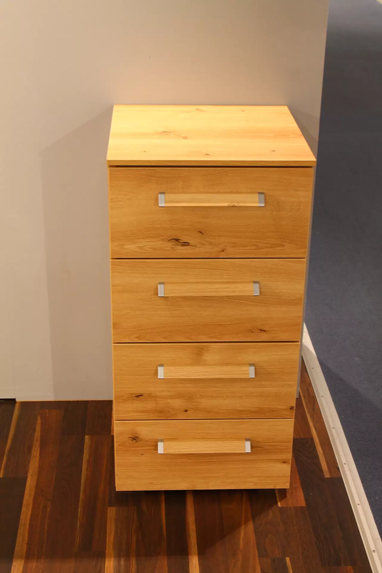 Die Kommode VITO CHERIE von Rauch aus massivem Holz