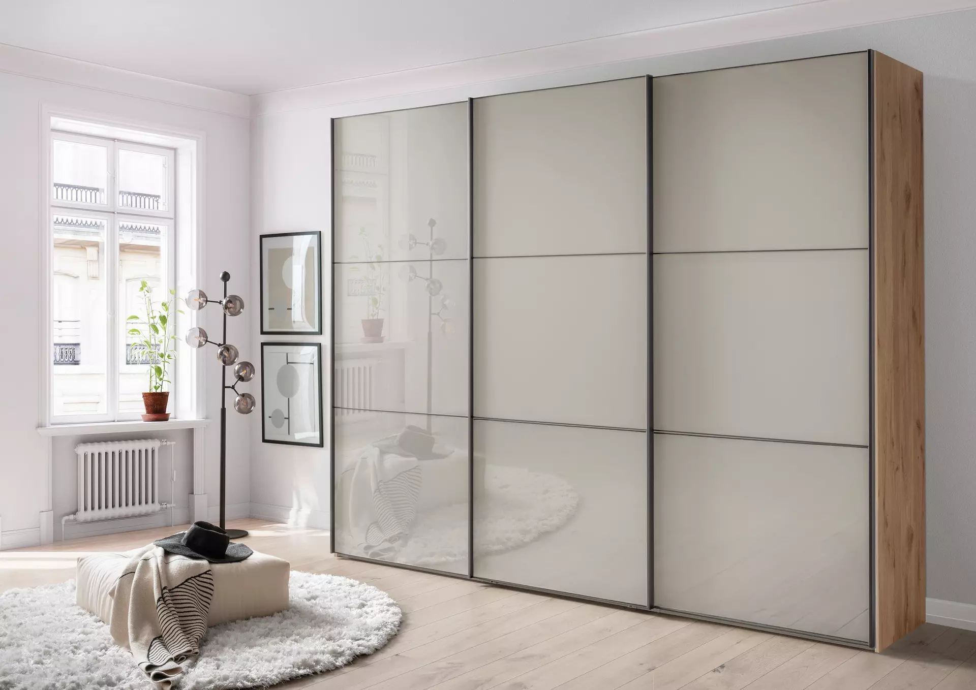 Schwebetürenschrank
