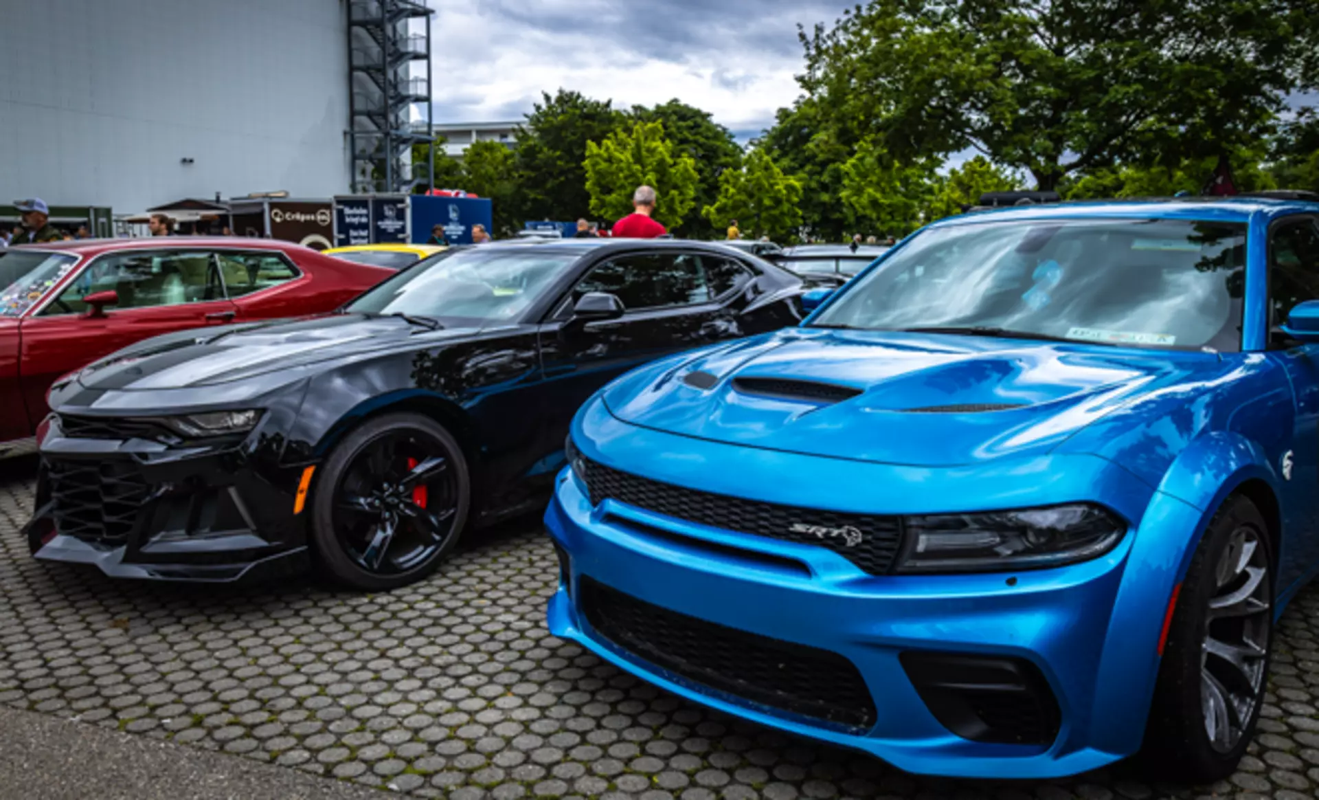 Neue US-Musclecars beim US-Car Treffen bei Möbel Inhofer in Senden 2025