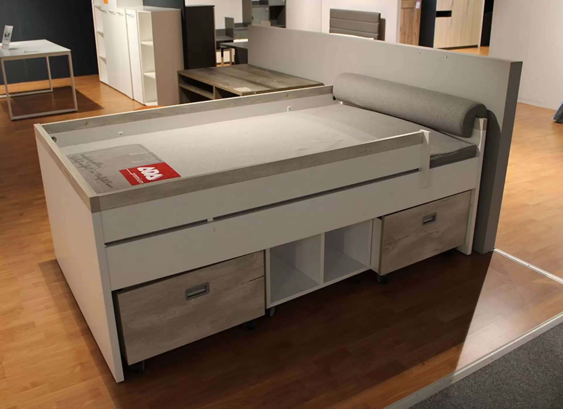 Bett mit Schublade