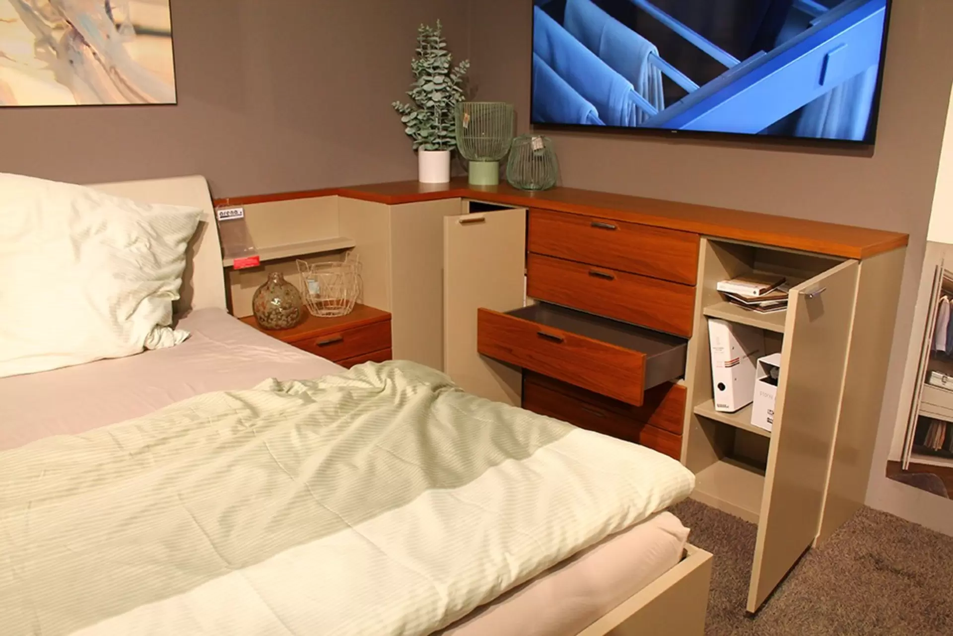 Schrank von der Bettanlage AVANCE-S aus Holz und in Beige