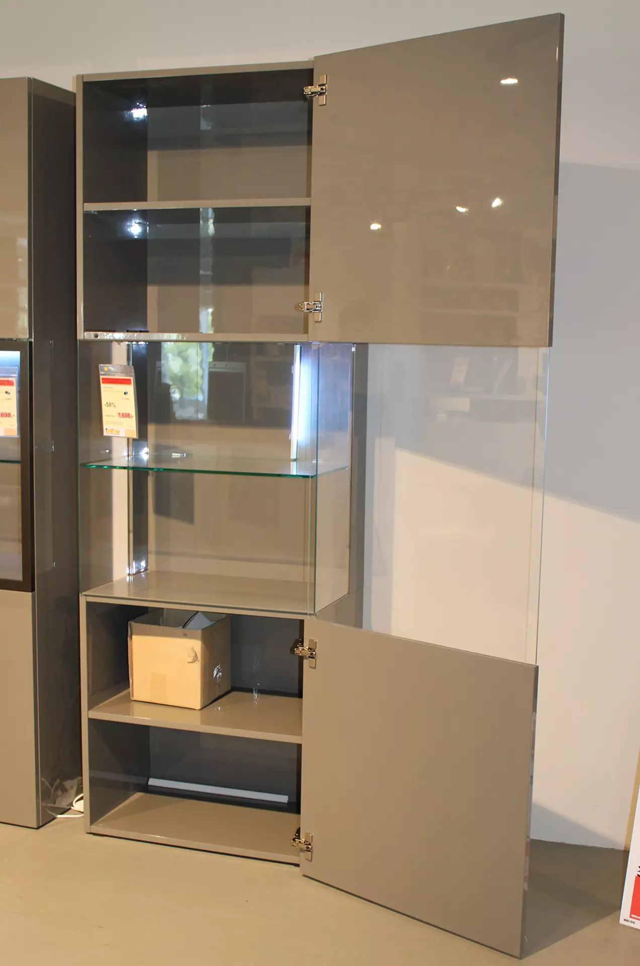 Vitrine DUCALE inkl. Beleuchtung und Innenausstattung