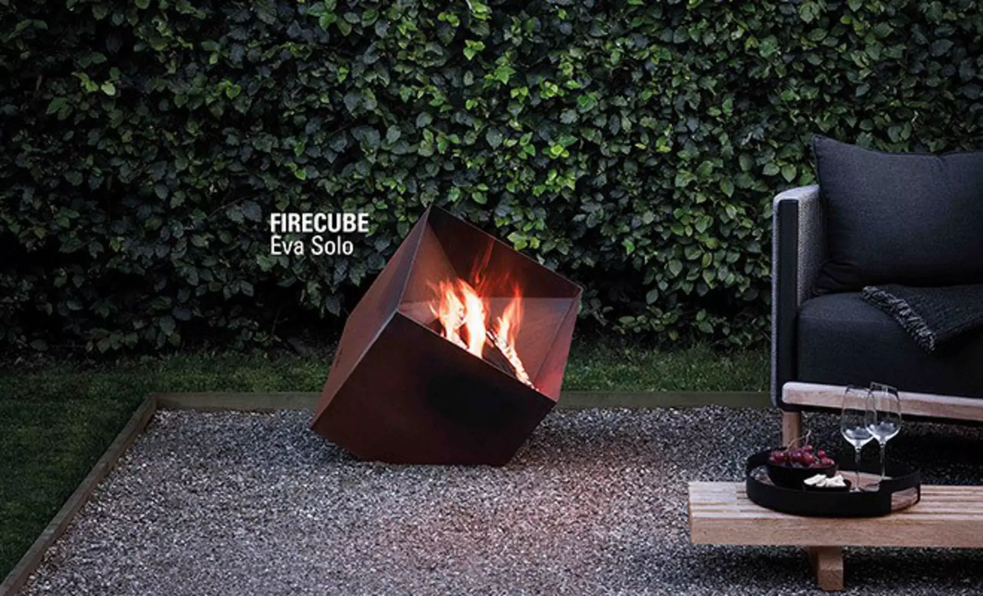 Grill und Feuerschale in einem - der FireCube von Eva Solo in der Ausstellung bei interni by inhofer