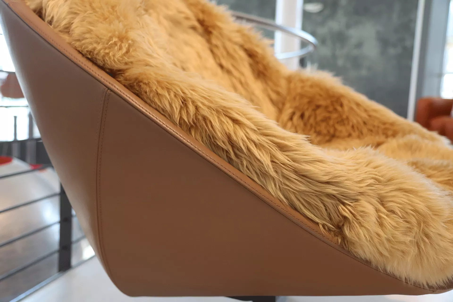 Sessel DS-265 Schale mit Fell und Leder
